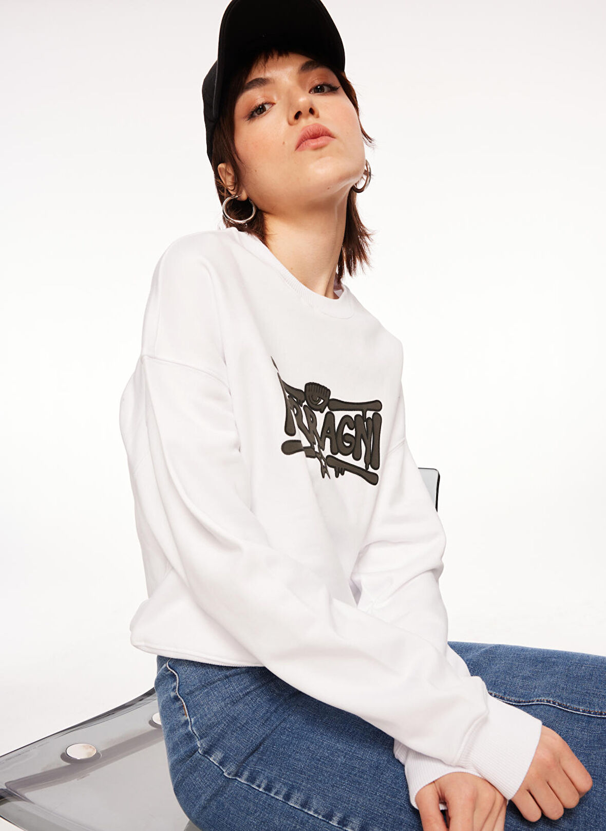 Bisiklet Yaka Baskılı Beyaz Kadın Sweatshırt 75CBIK06