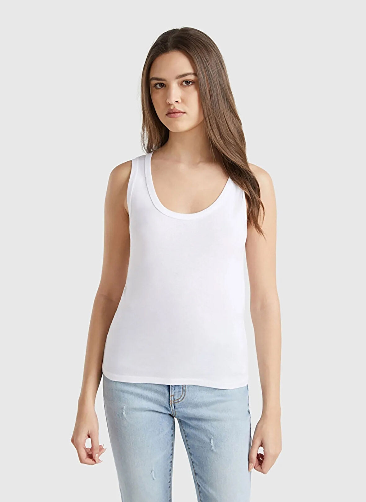 Benetton Yuvarlak Yaka Beyaz Kadın Atlet 3GA2DH010