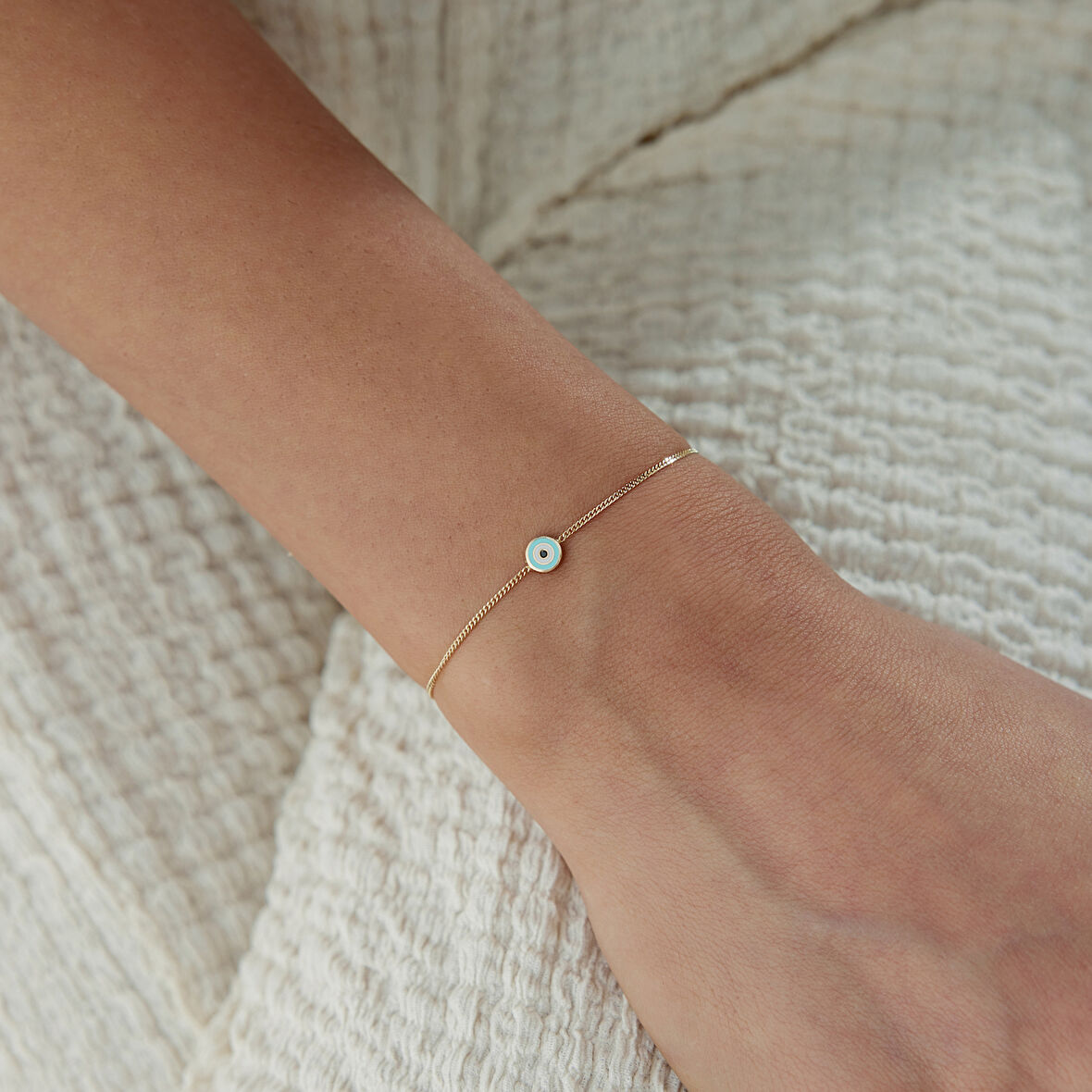 Aqua Mineli Göz Bileklik