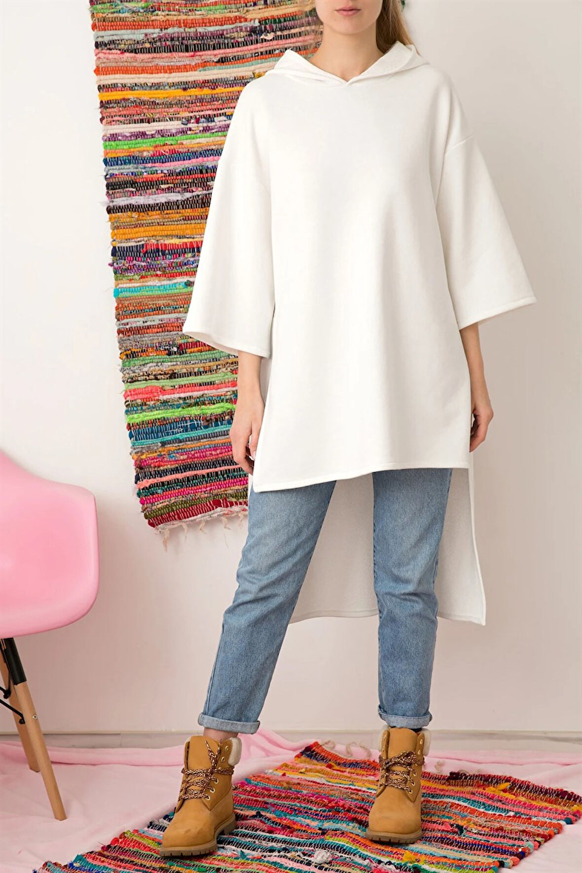 Kadın Beyaz  Arkası Uzun Kapüşonlu Tasarım Sweatshirt