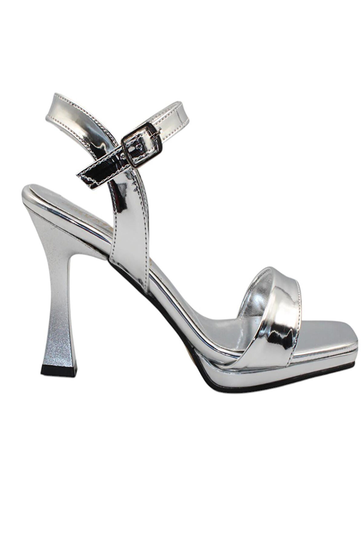 Celira Gümüş Rugan Klasik Topuk Kadın Ayakkabı