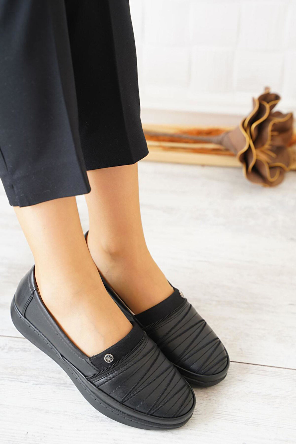 Celira Siyah Büyük Numara Anne Ayakkabı HS00325