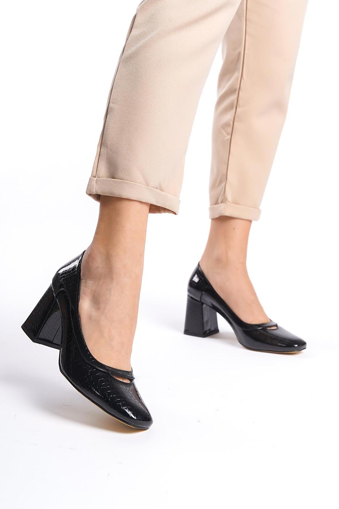 Klasik Topuklu Büyük Numara Kadın Ayakkabı