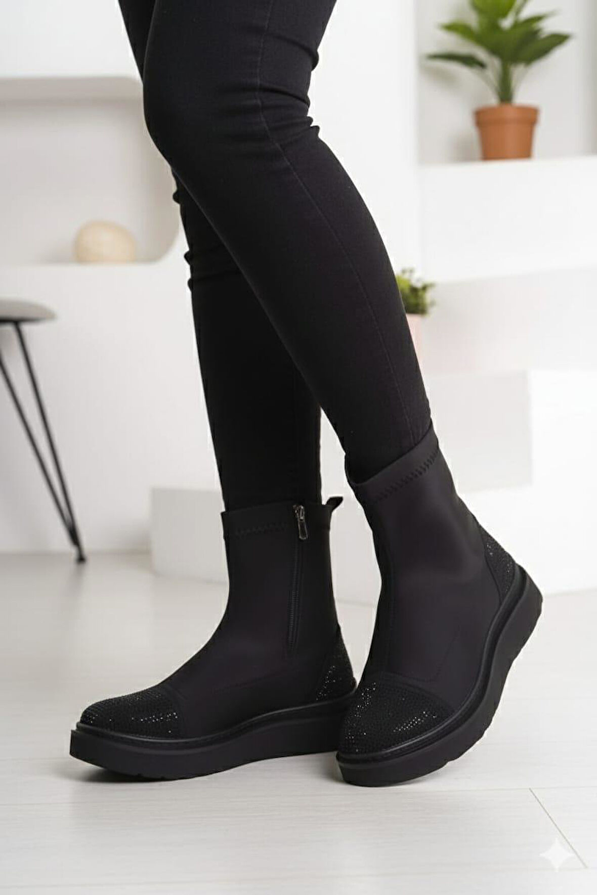 Büyük Numara Kadın Taşlı Esnek Streç Malzeme Bot 