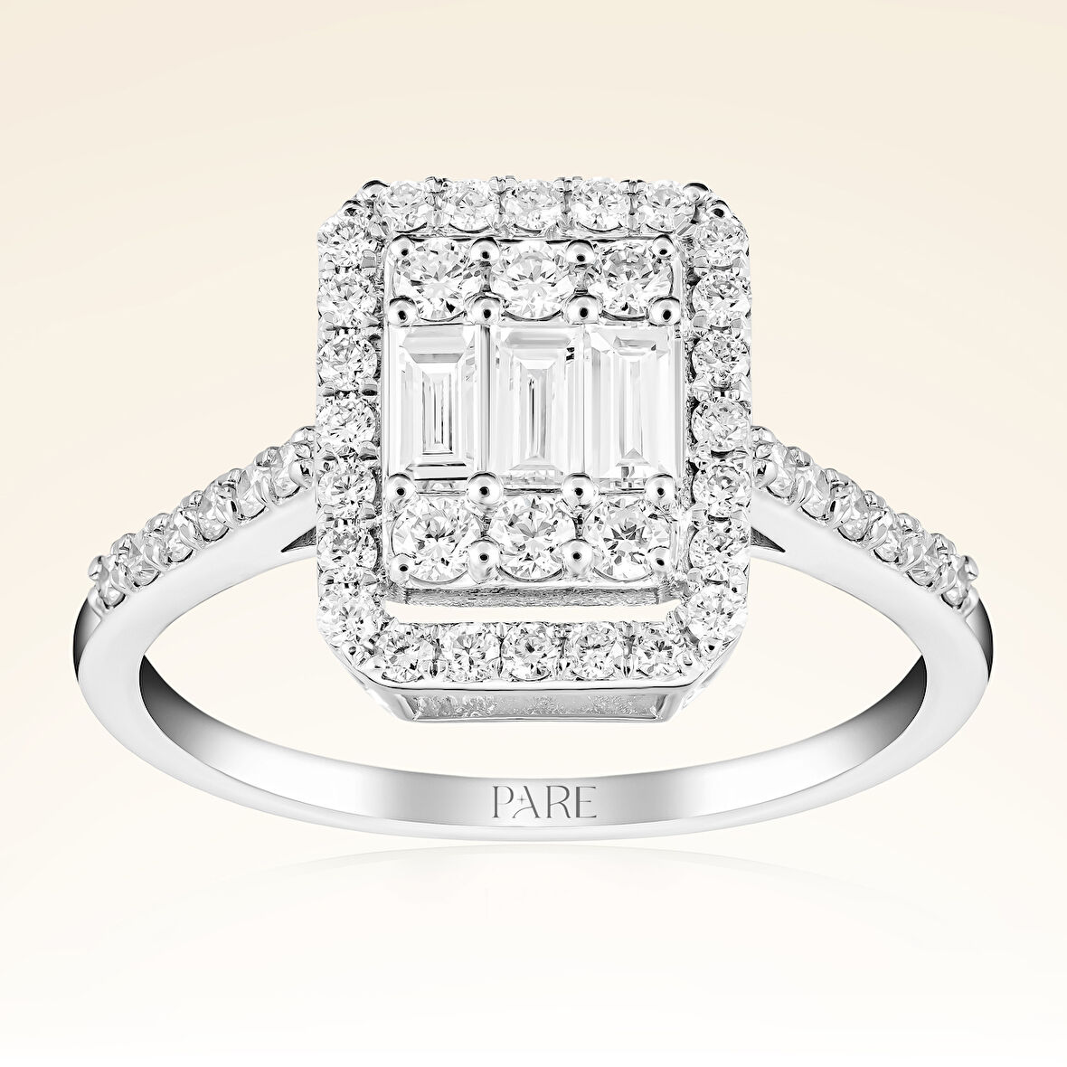 0,78 Karat Kolu Taşlı Baget Pırlanta Yüzük 