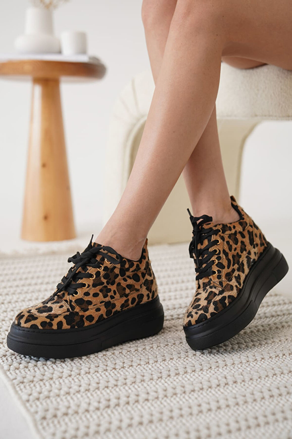 Nerual Kadın Gizli Topuk Siyah Taban Leopar Spor Ayakkabı