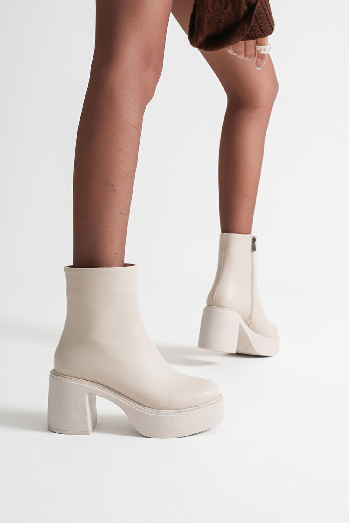 İtek Kadın Bej Topuklu Bot