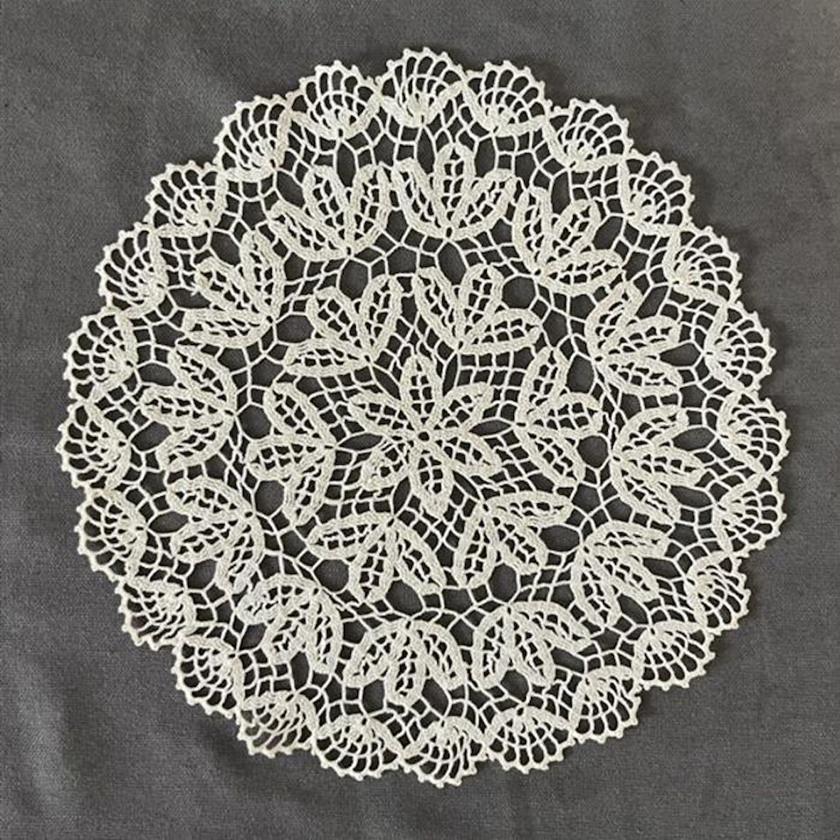 Uretti - Sariye 4648 9654 El Yapımı Tığ İşi Örgü 12'li Dantel Örtü Takımı - 24 x 24 cm