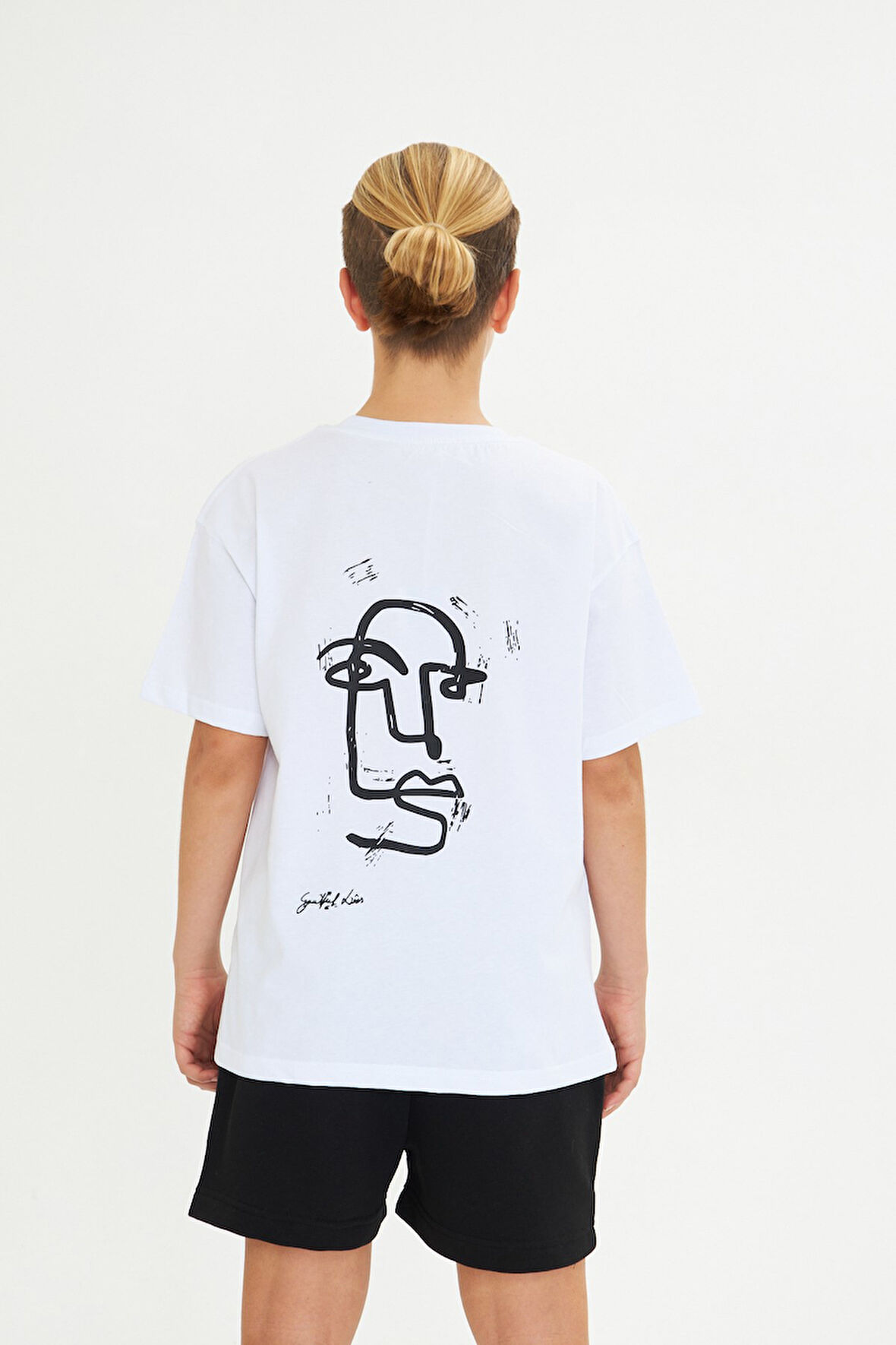 Arka Baskılı Minimalist Yüz Desenli %100 Pamuk Beyaz Oversize Unisex Çocuk Tişört
