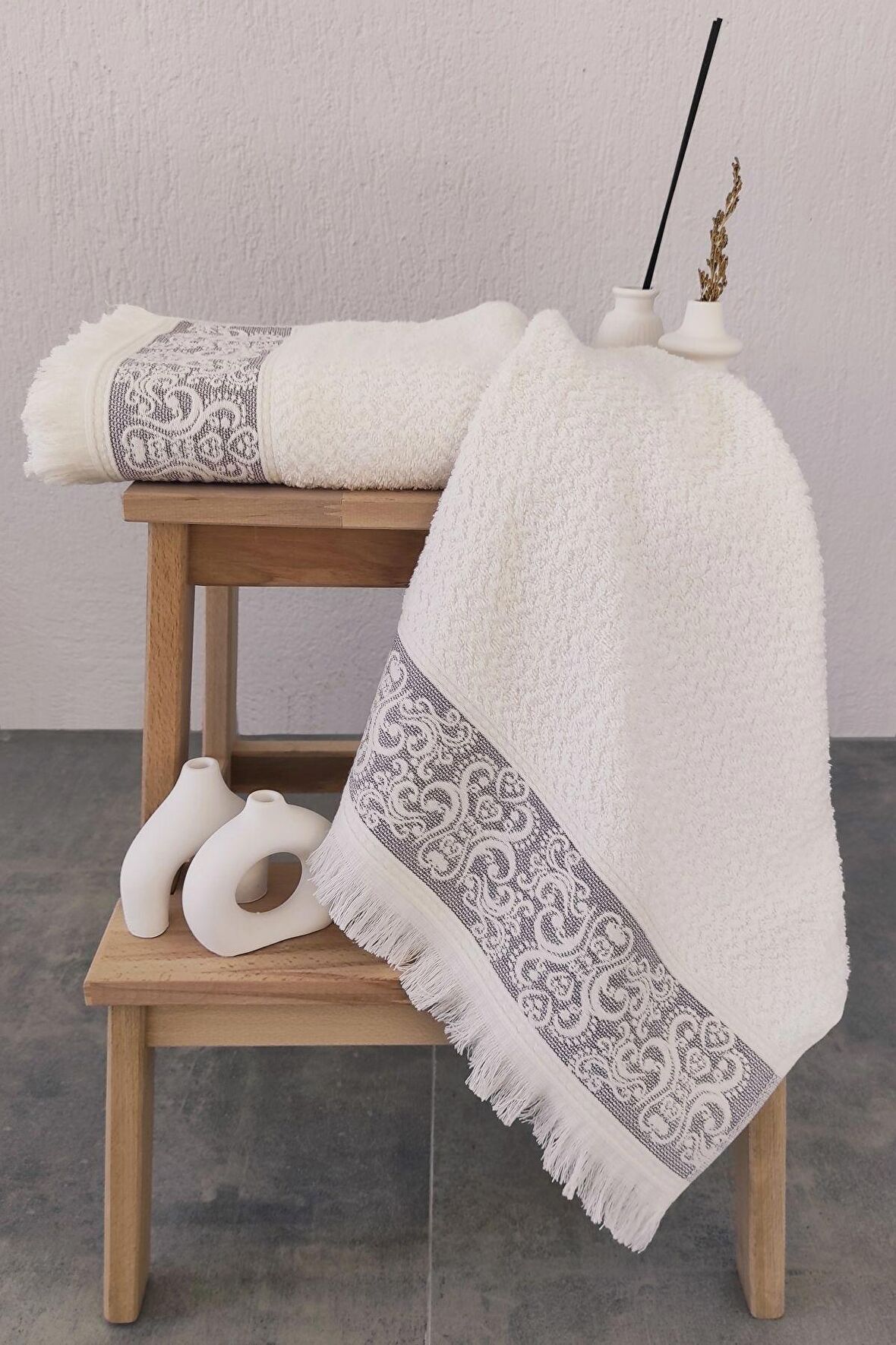 Sevim 2'li Kabartma Bordürlü & Püsküllü Havlu Seti - %100 Pamuk El  Havlusu - 50X85 cm-Mor 