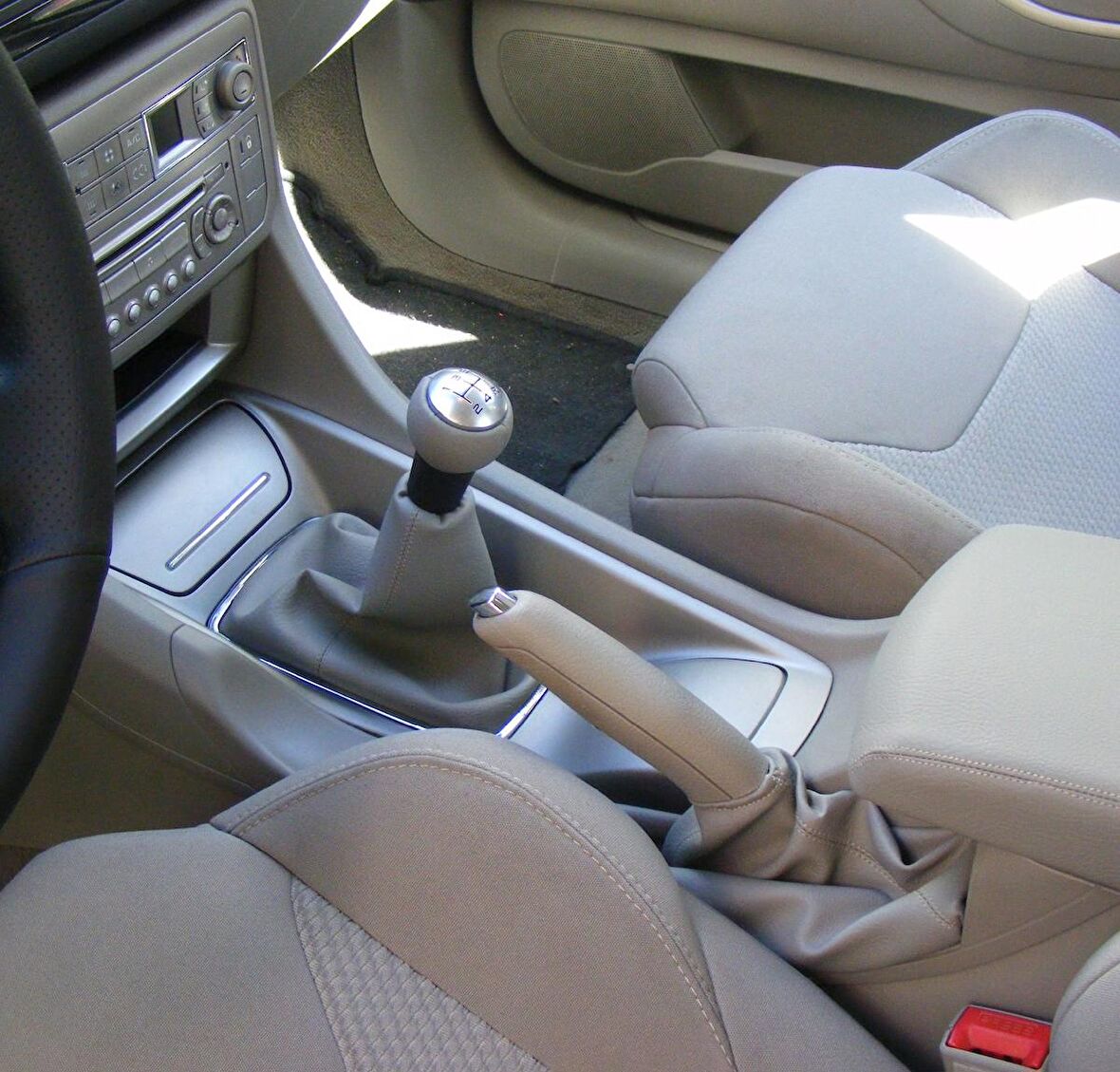 Citroen C5 Yuvarlak Deri Vites topuzu - Vites Körüğü - El freni Körüğü (Krem,bej,gri)