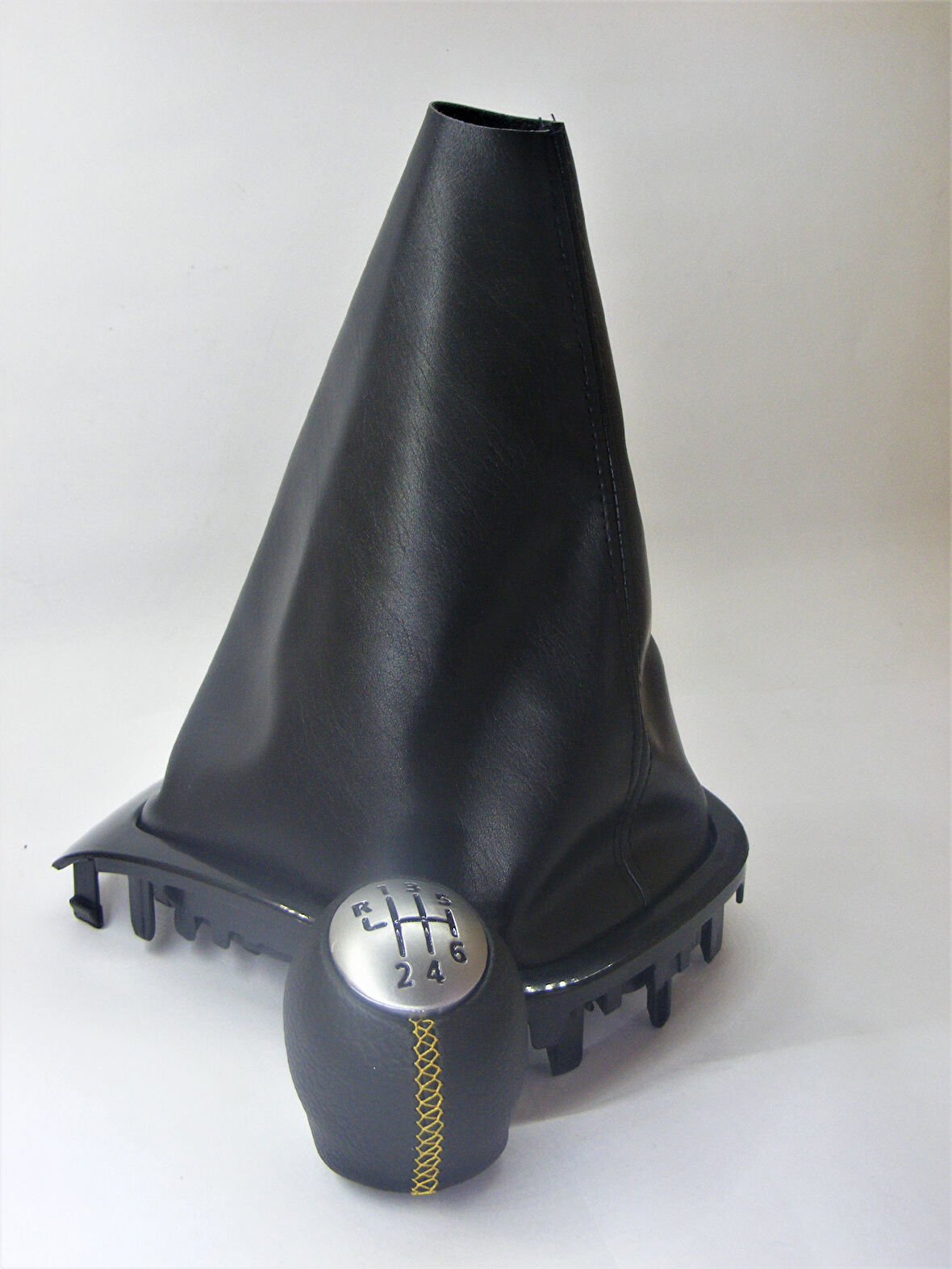 Renault Fluence 6 ileri Deri Vites Topuzu ve Körüğü Takım ( Sarı dikişli )