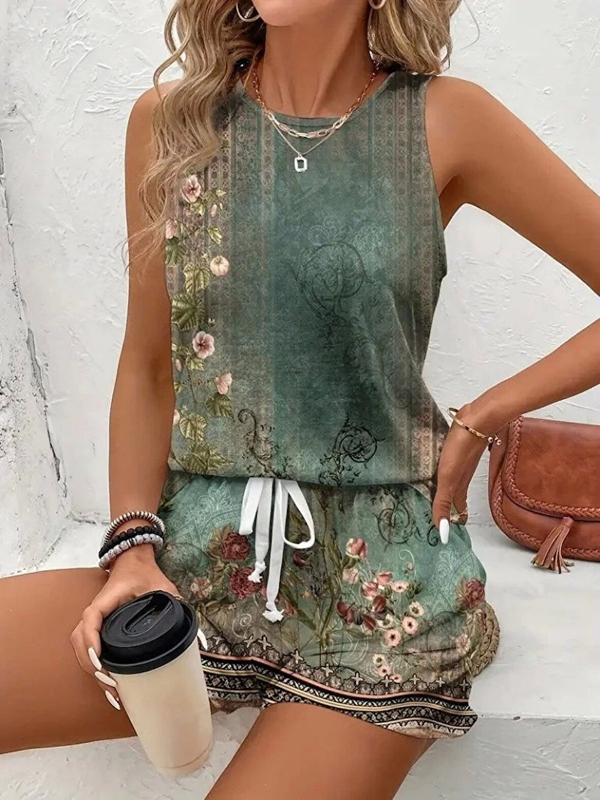 Kadın Askılı Yuvarlak Yaka çiçek Baskılı Süprme Bluz Ve Short Ikili Takım