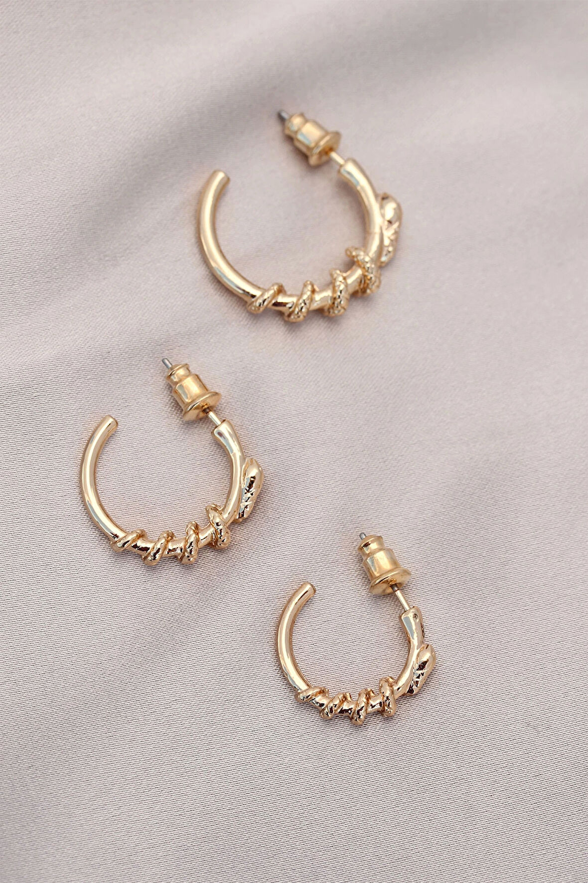 Yılan Tasarımlı Halka Model Gold Metal Küpe Seti