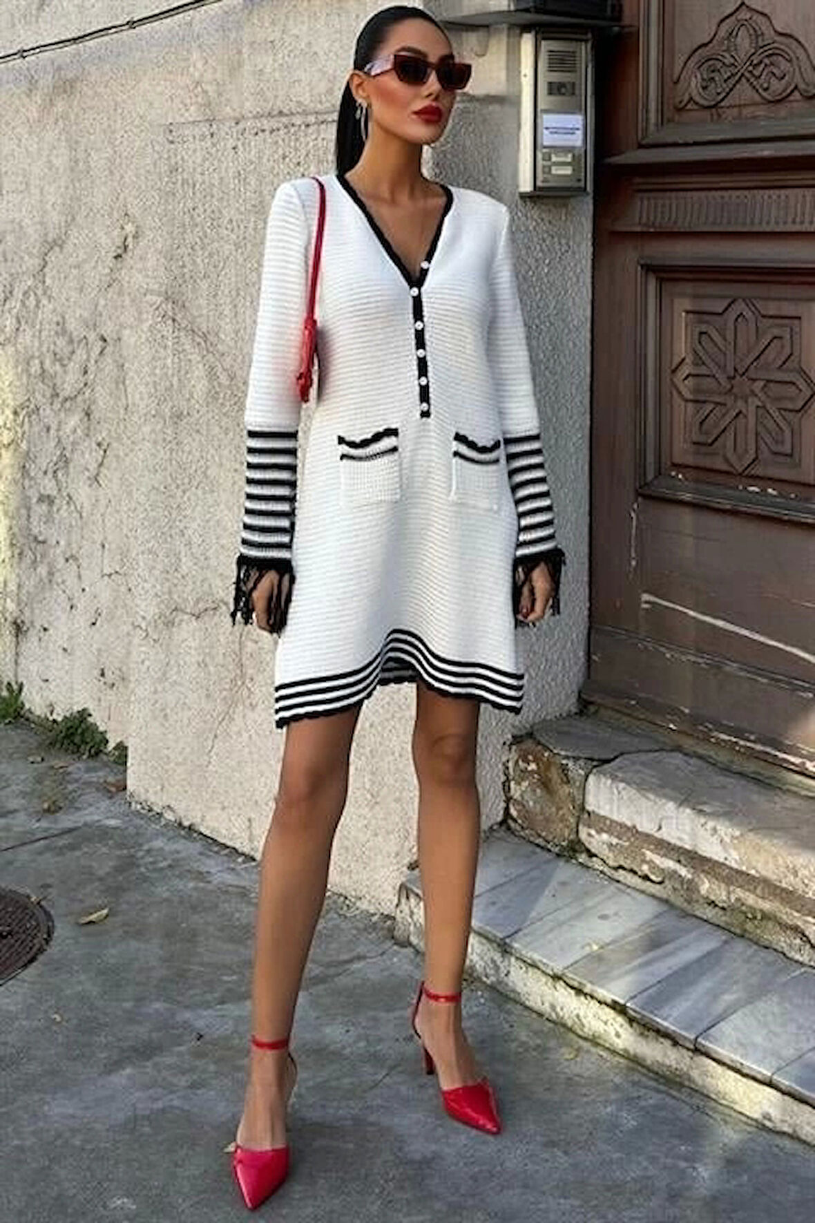 Triko Kolları Püsküllü Düğmeli Elbise 2849