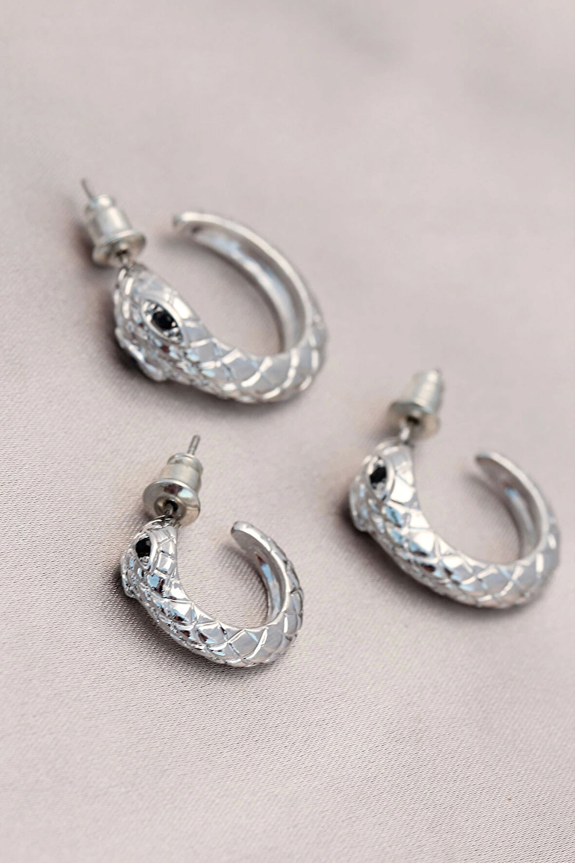 Yılan Tasarımlı Halka Model Gümüş Metal Küpe Seti