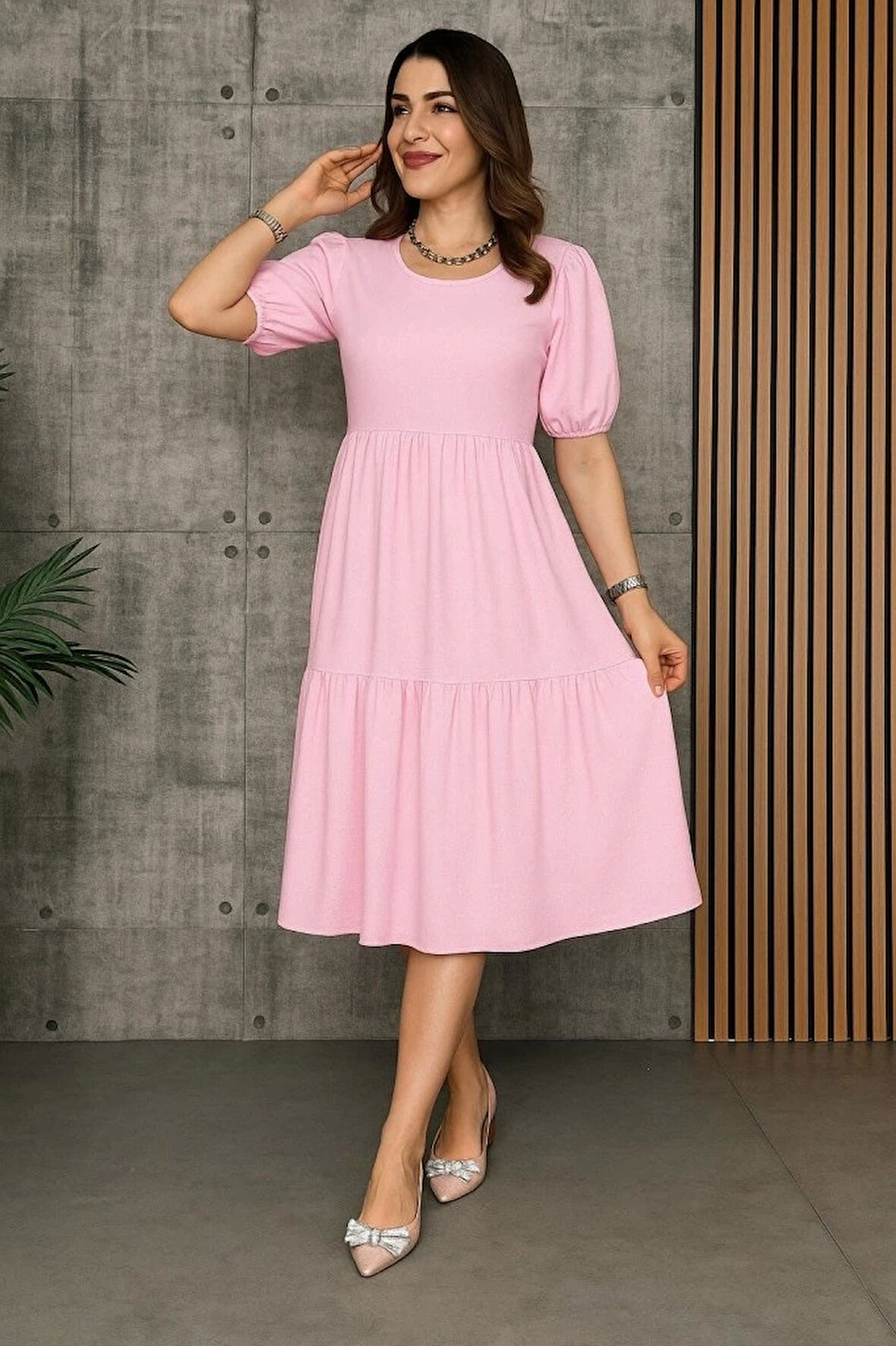 Kadın Kısa Kollu Yakası Açık Katlı Bürümcük Balon Elbise