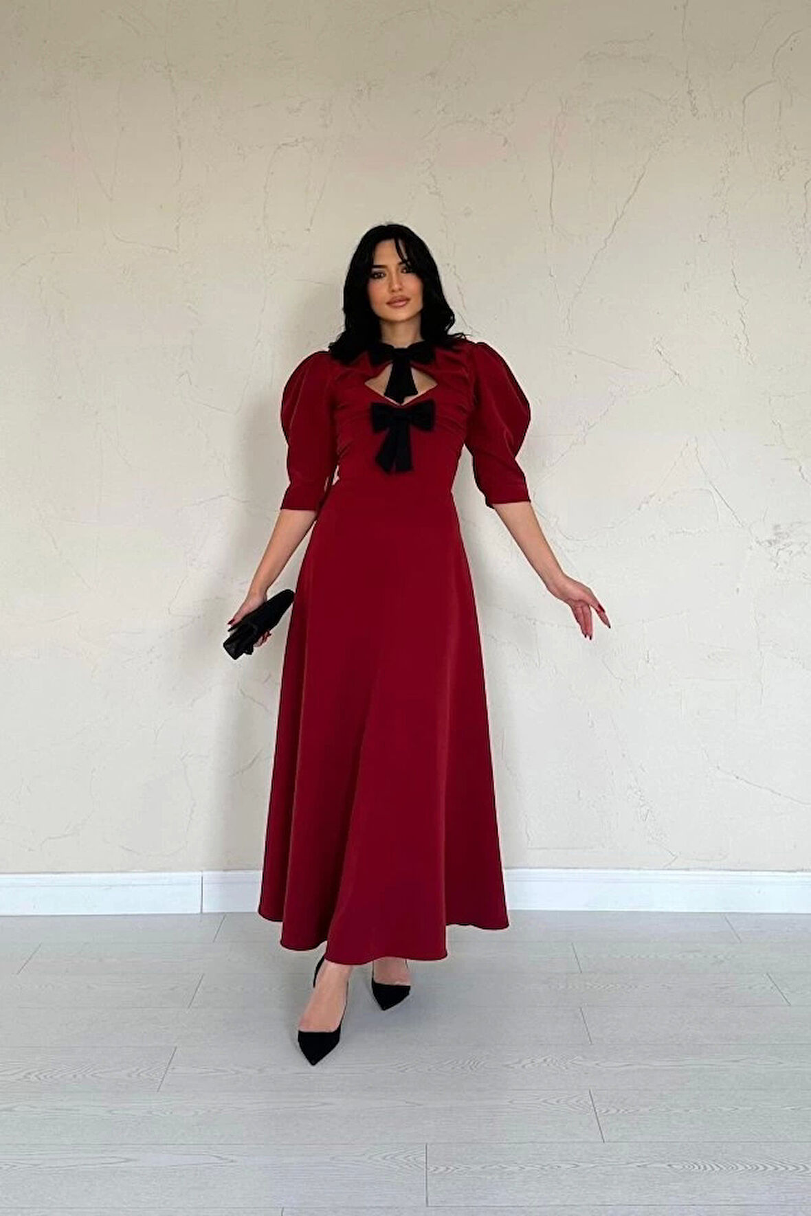 Bordo Ön Dekolteli Fiyonk Garnili Uzun Elbise