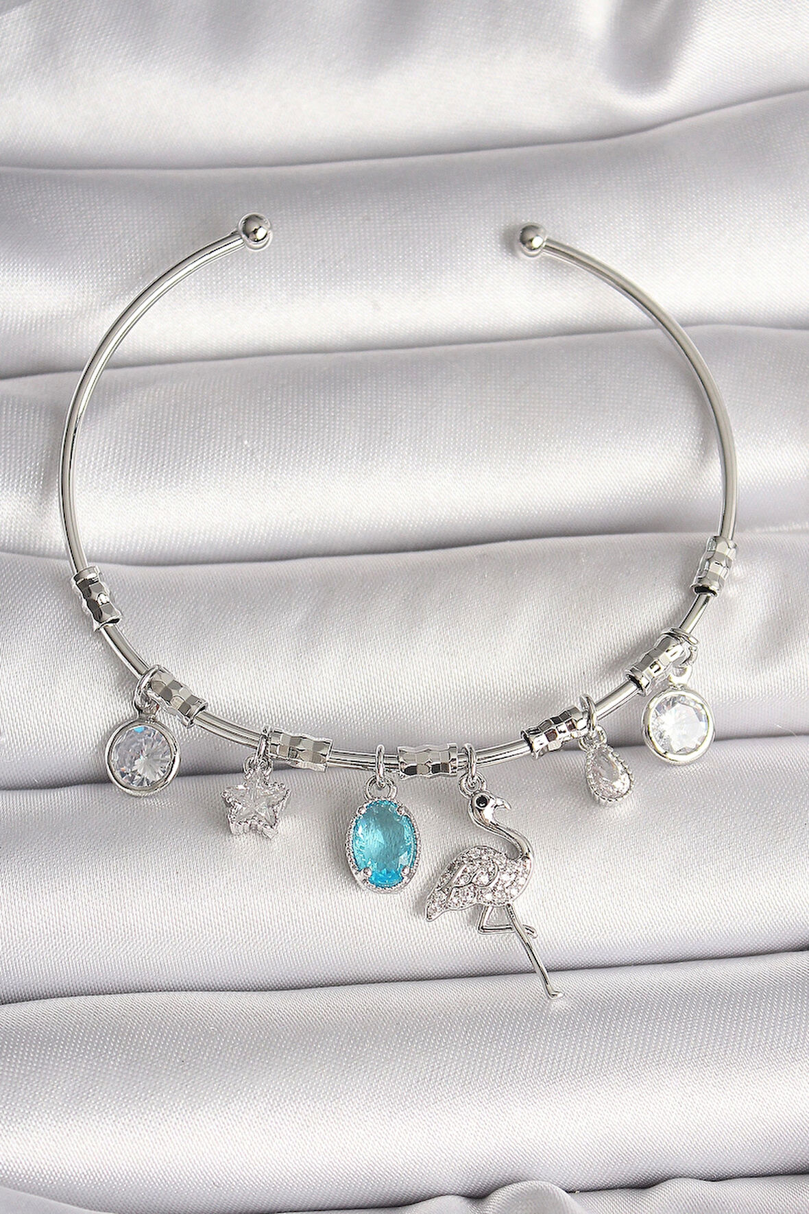 Pirinç Gümüş Renk Sallantı Zirkon Taşlı Filaminga Figür Charm Kadın Bileklik