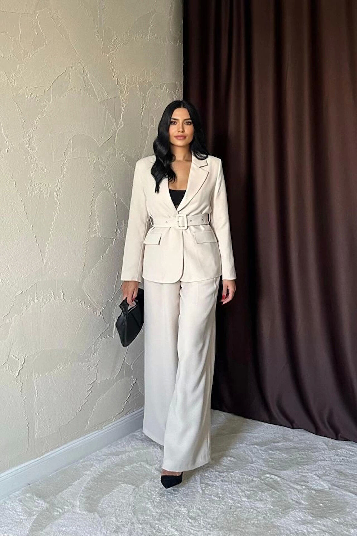 Bej Cep Kapaklı Ve Kemerli Ceket