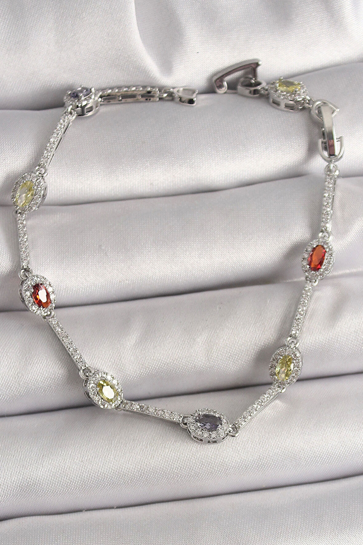 Pirinç Gümüş Renk Renkli Zirkon Taşlı Damla Taş Model Kadın Bileklik