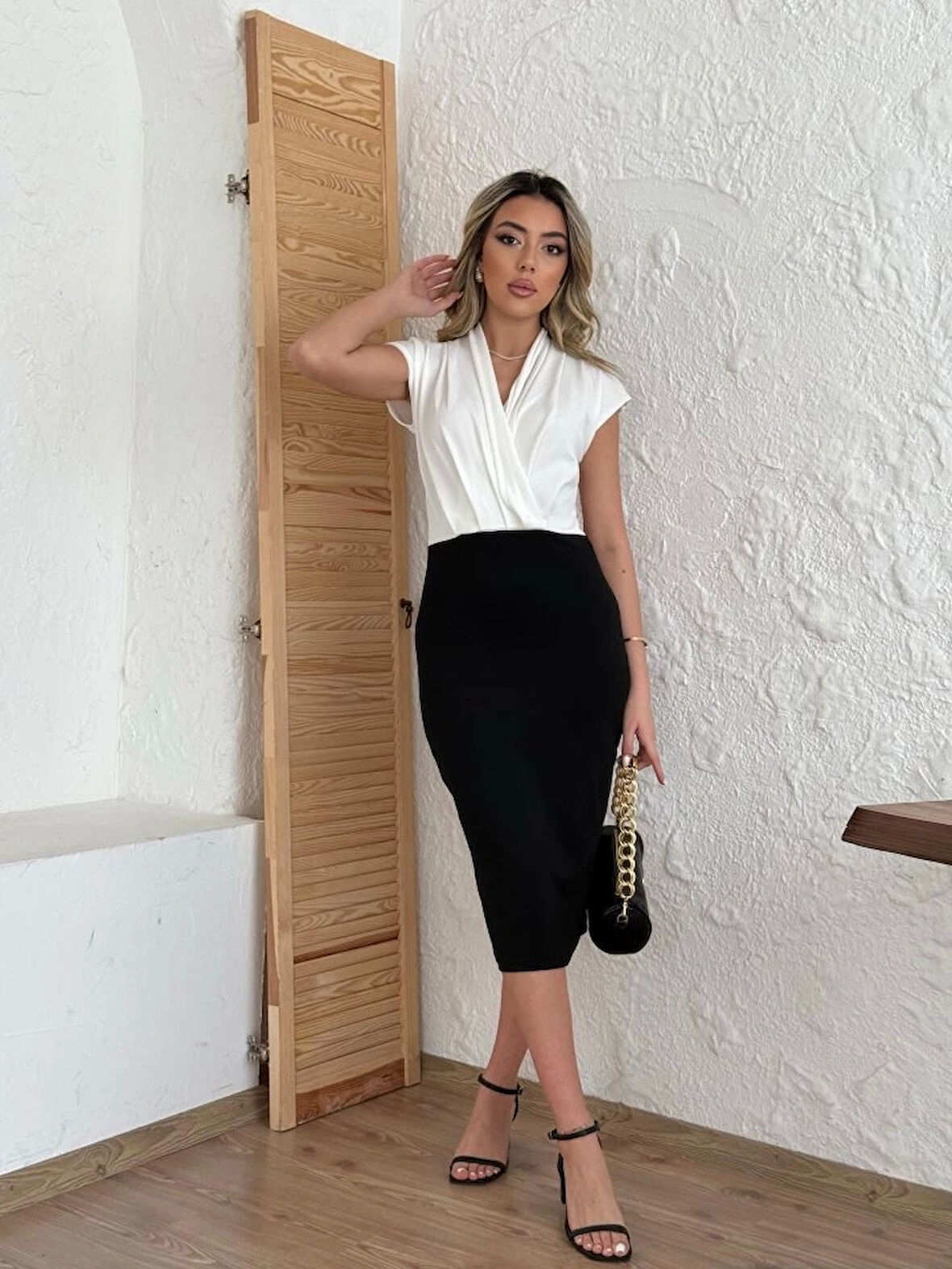 Kadın Kısa Kollu Kruvaze Yaka Krep Elbise (Kemersiz)