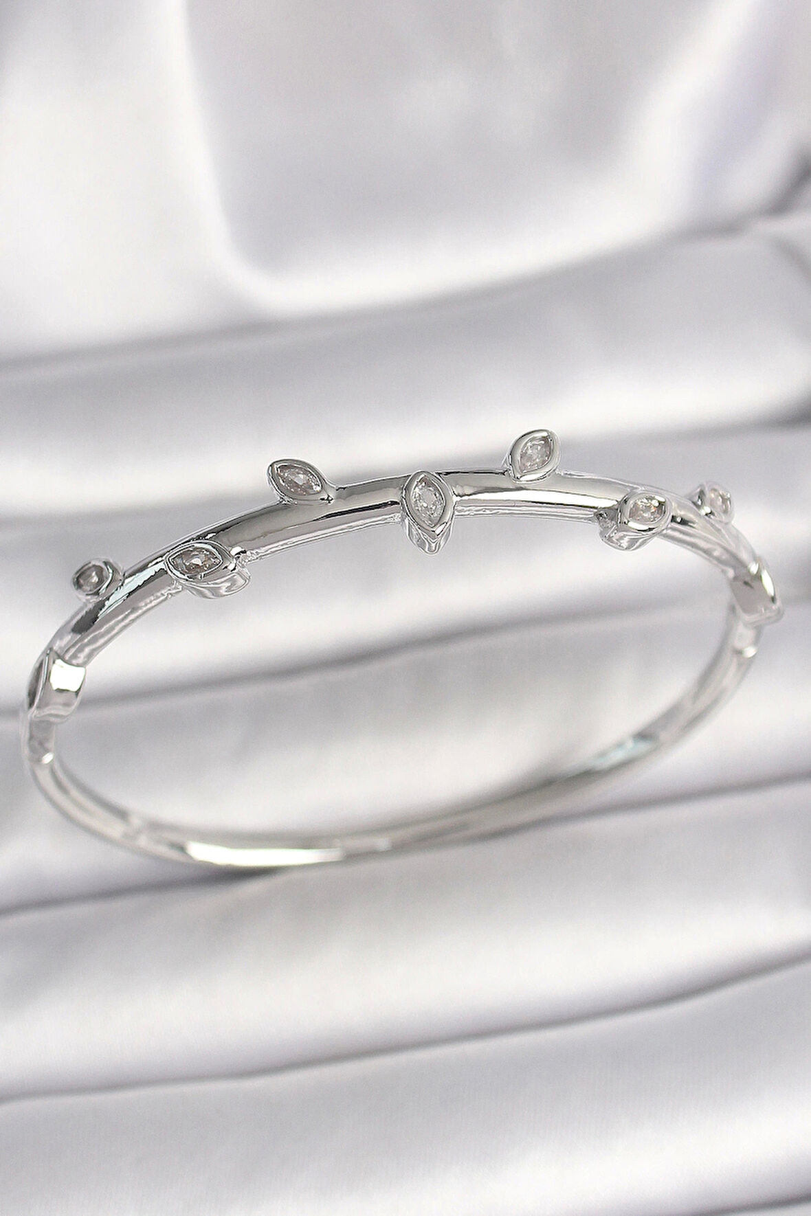 Pirinç Gümüş Renk Damla Zirkon Taşlı Kadın Kelepçe