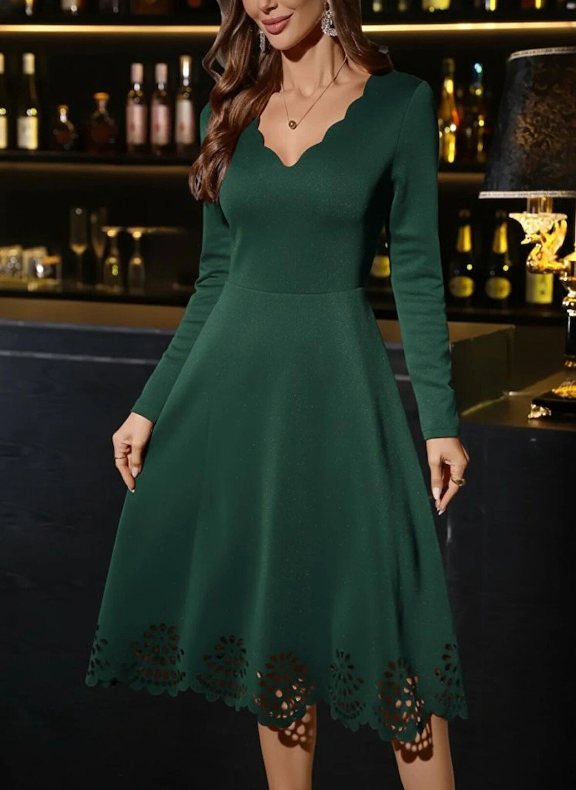 Kadın Uzun Kollu V Yakalı Lazer Kesim Detaylı Midi Ithal Krep Elbise