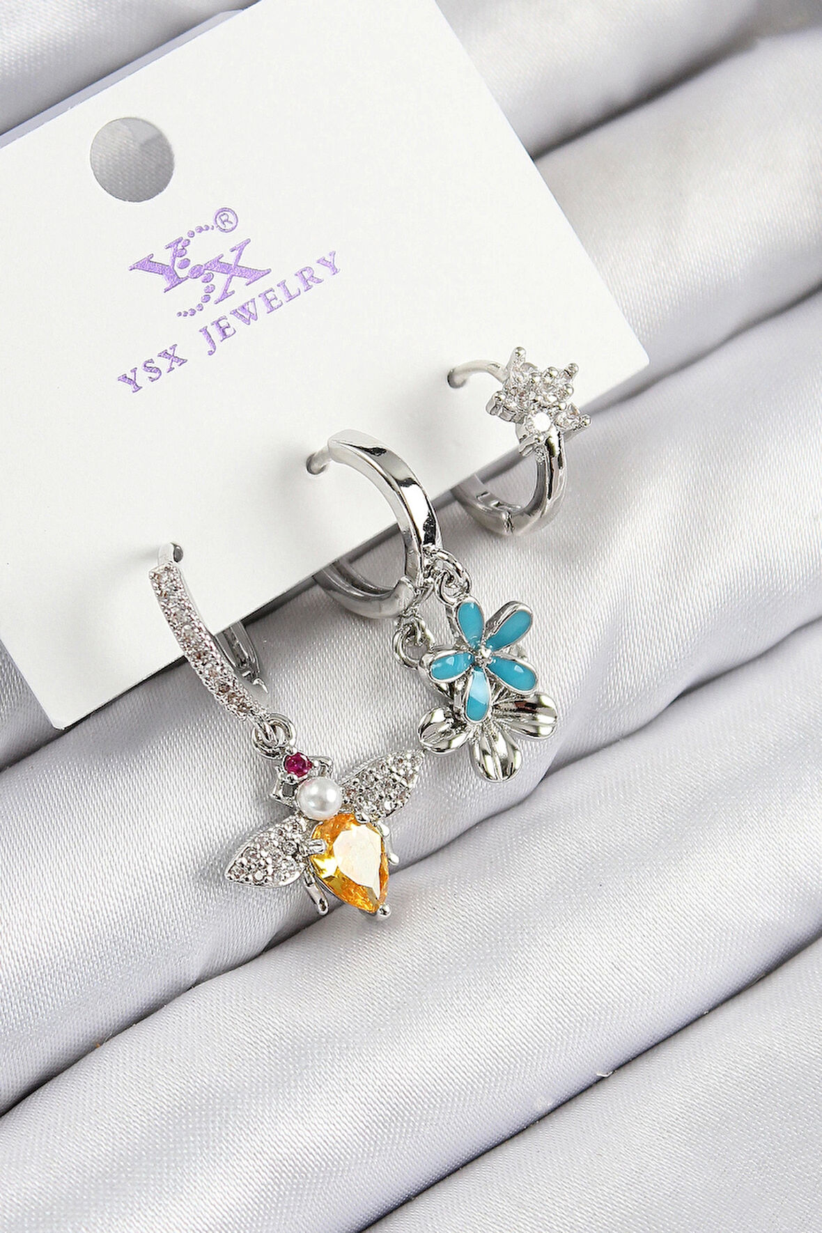 Pirinç Zirkon Taşlı 3'lü Arı Ve Çiçek Model Gümüş Renk Kadın Küpe