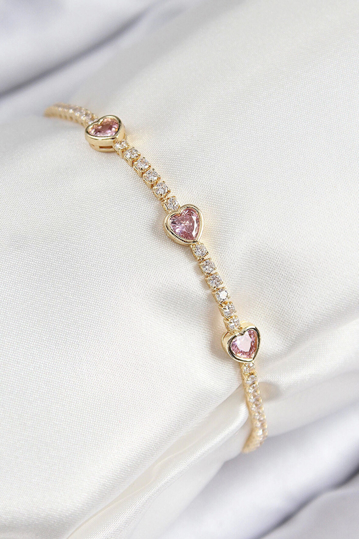 Pirinç Zirkon Taşlı Pembe Kalp Model Gold Renk Kadın Bileklik