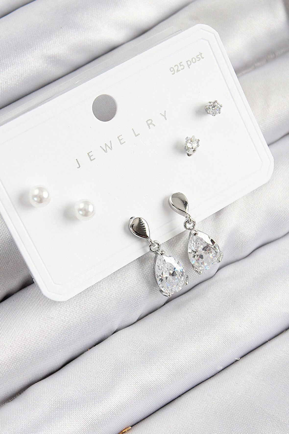 Pirinç Zirkon Taşlı Sallantılı Damla Model Gümüş Renk 925 Ayar Gümüş Çivi Kadın Küpe Set