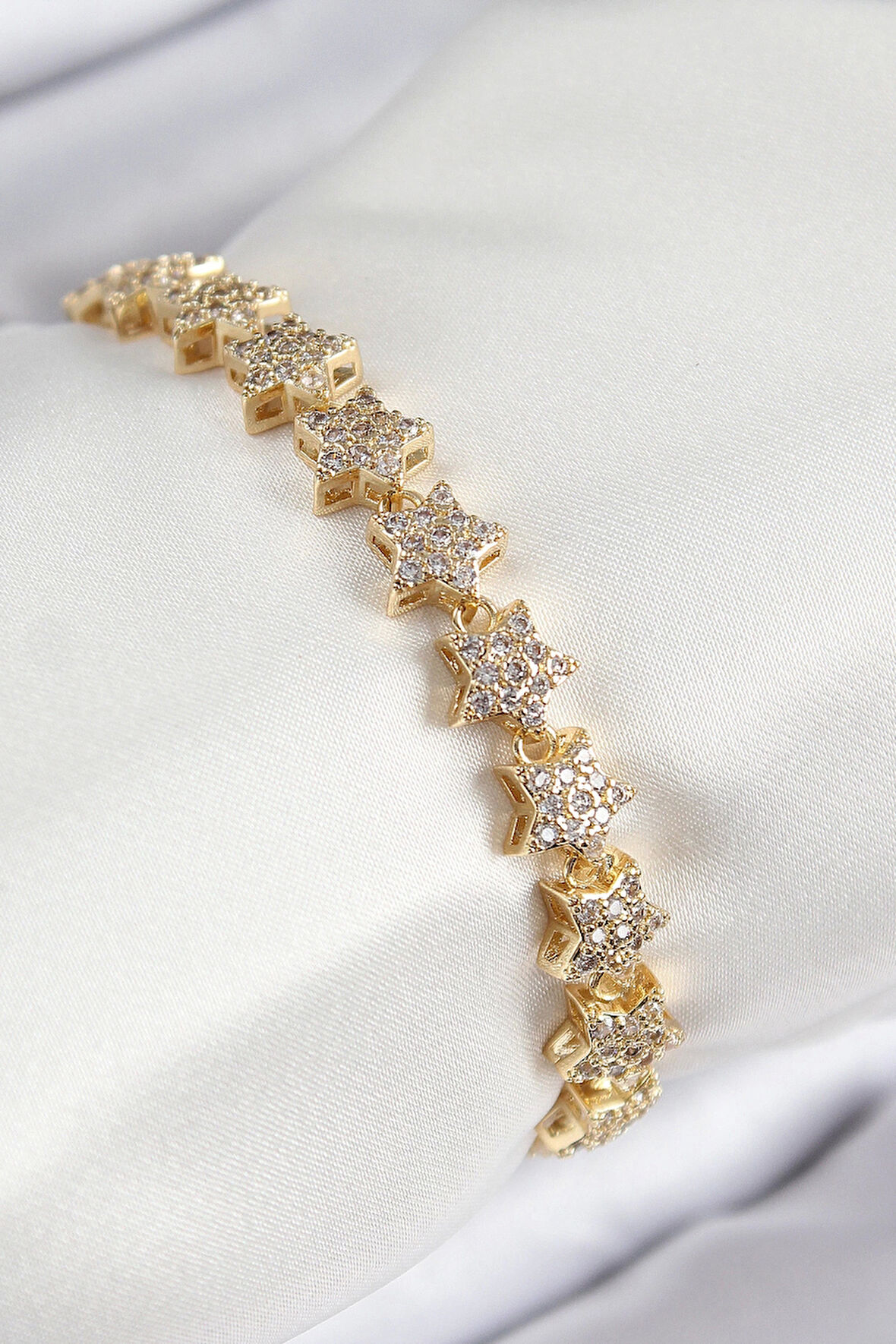 VIP Seri Pirinç Zirkon Taşlı Sıralı Yıldız Model Gold Renk Kadın Bileklik