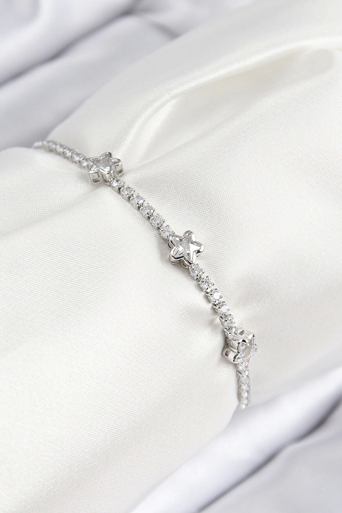 Pirinç Zirkon Taşlı Yıldız Model Gümüş Renk Asansörlü Kadın Bileklik