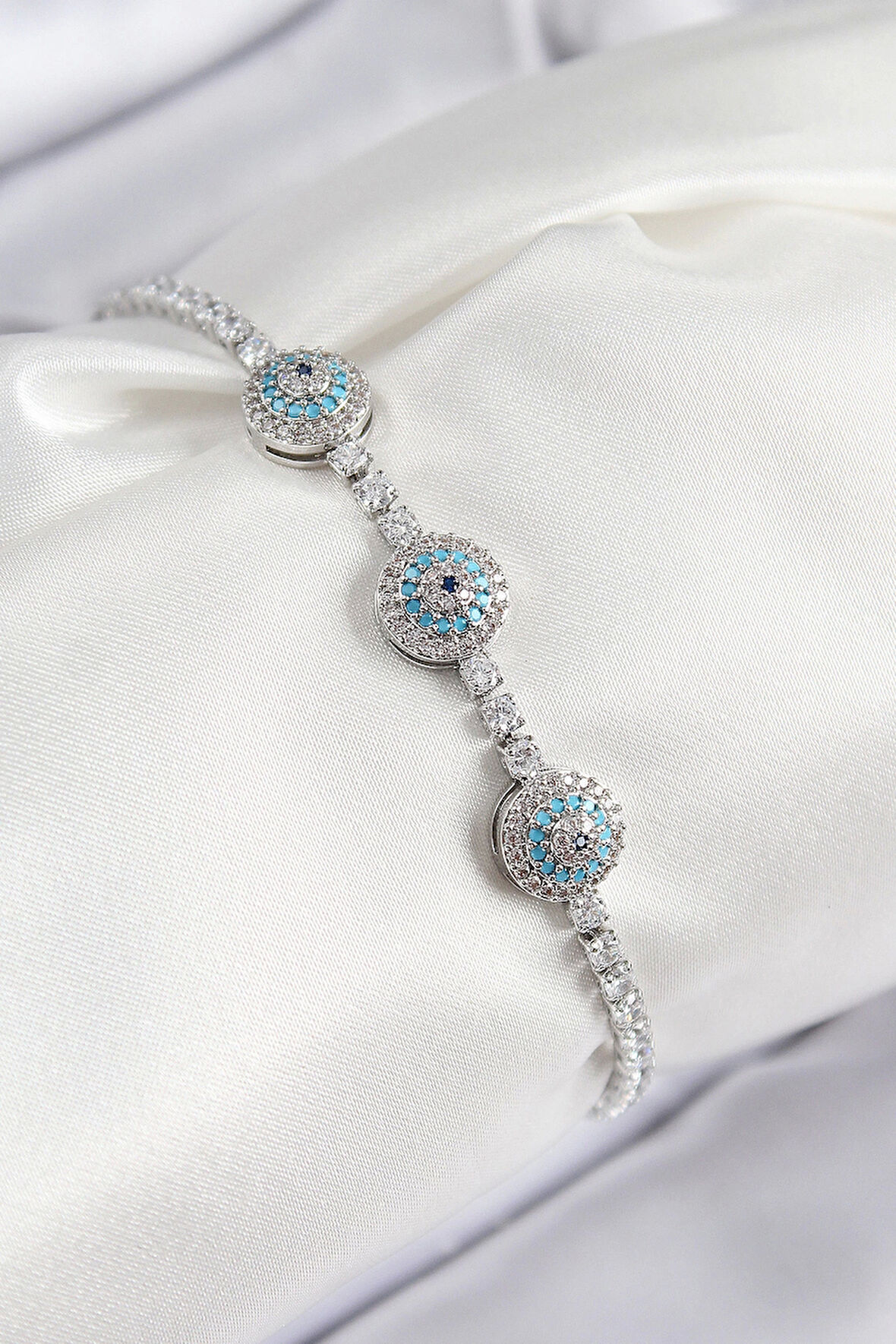 Pirinç Zirkon Taşlı Nazar Model Gümüş Renk Kadın Bileklik