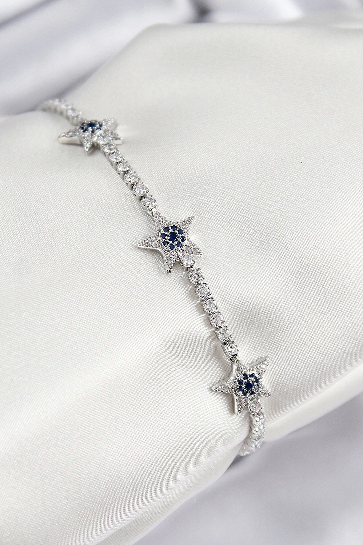 Pirinç Zirkon Taşlı Yıldız Model Gümüş Renk Kadın Bileklik