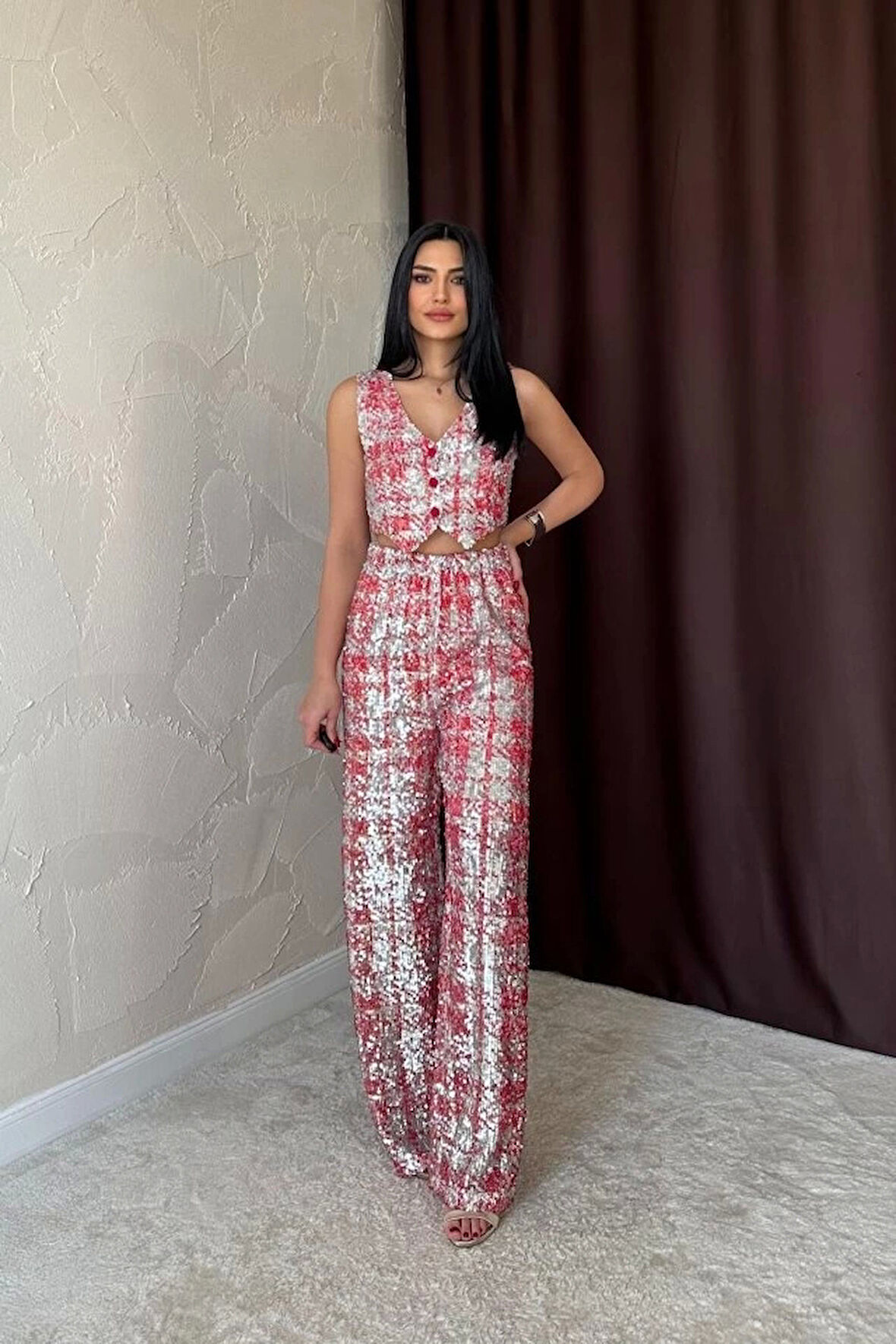 Kırmızı Pullu Yelek Ve Pantolon Takım