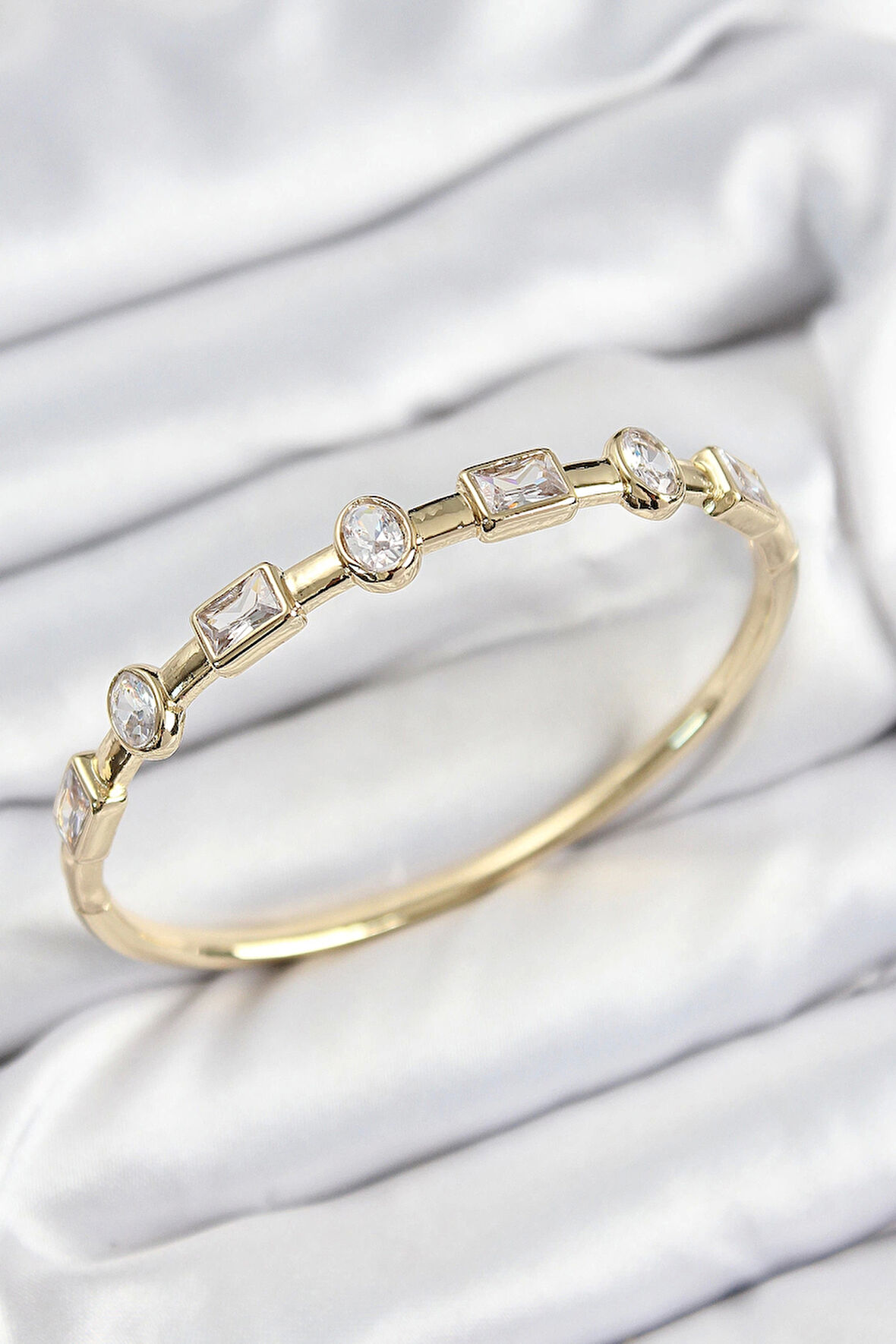 Pirinç Zirkon Taşlı Geometrik Model Model Gold Renk Kadın Kelepçe