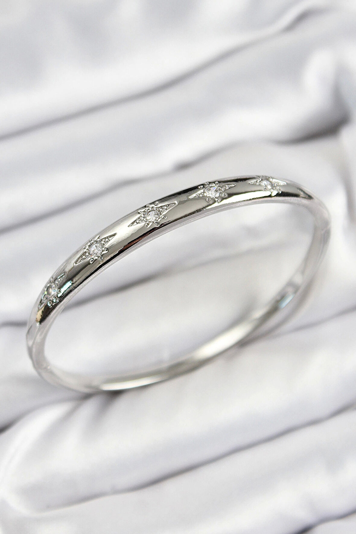 Pirinç Zirkon Taşlı Kutup Yıldızı Model Gümüş Renk Kadın Kelepçe