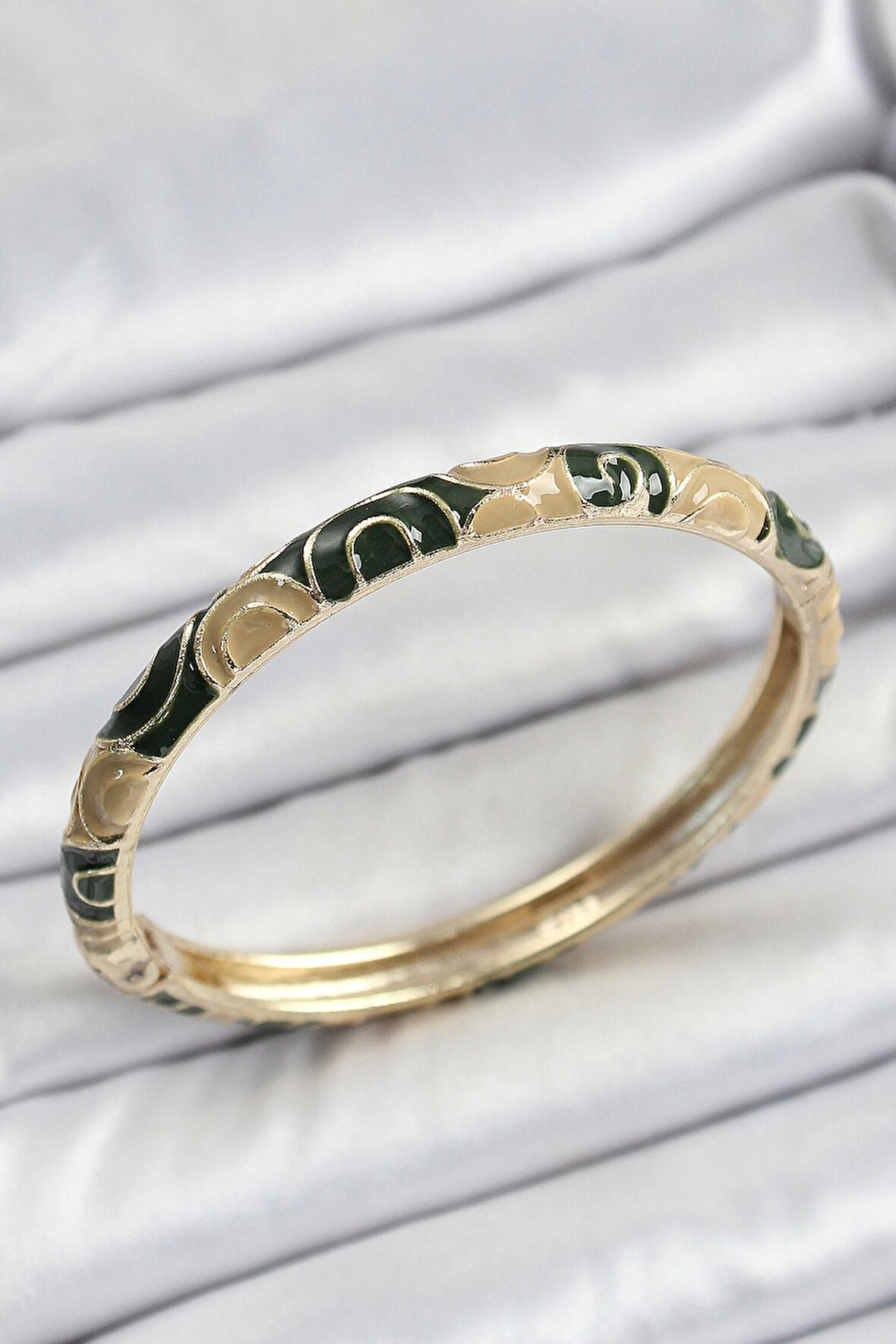 Mineli Pirinç Siyah ve Kahverengi Motifli Kadın Kelepçe