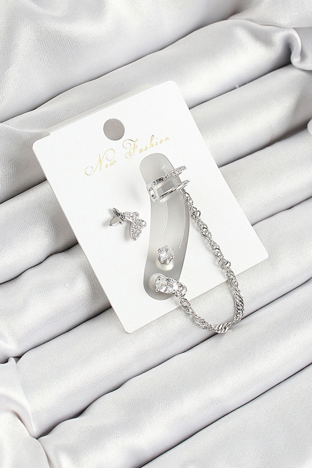 Pirinç Kelebek Figürlü Zirkon Taşlı Gümüş Renk 3'lü Kıkırdak Kadın Küpe Set