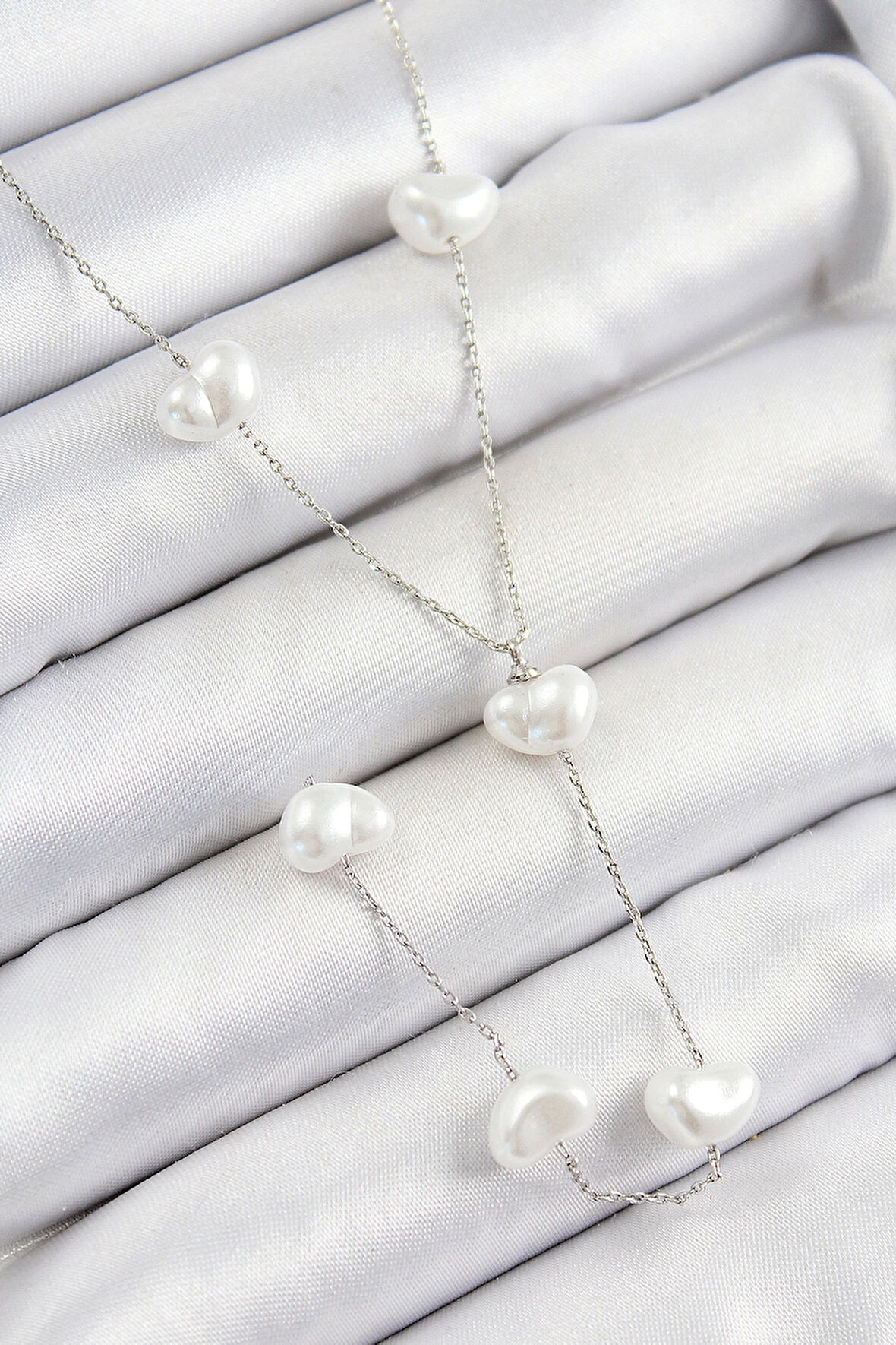 Pirinç İncili Kalp Figürlü Y Model Gümüş Renk Kadın Kolye