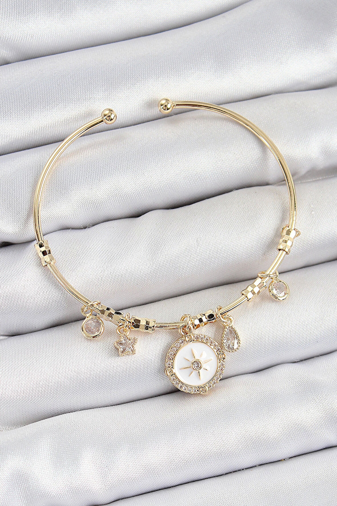 Pirinç Zirkon Taşlı Pusula Model Gold Renk Charm Bileklik