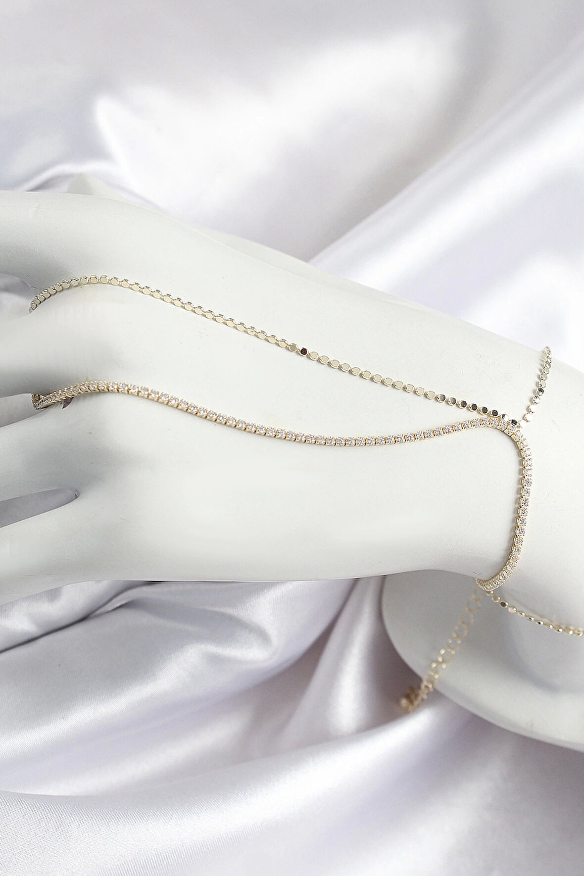 Pirinç Zirkon Taşlı Ezme Zincir Model Gold Renk Kadın Şahmeran