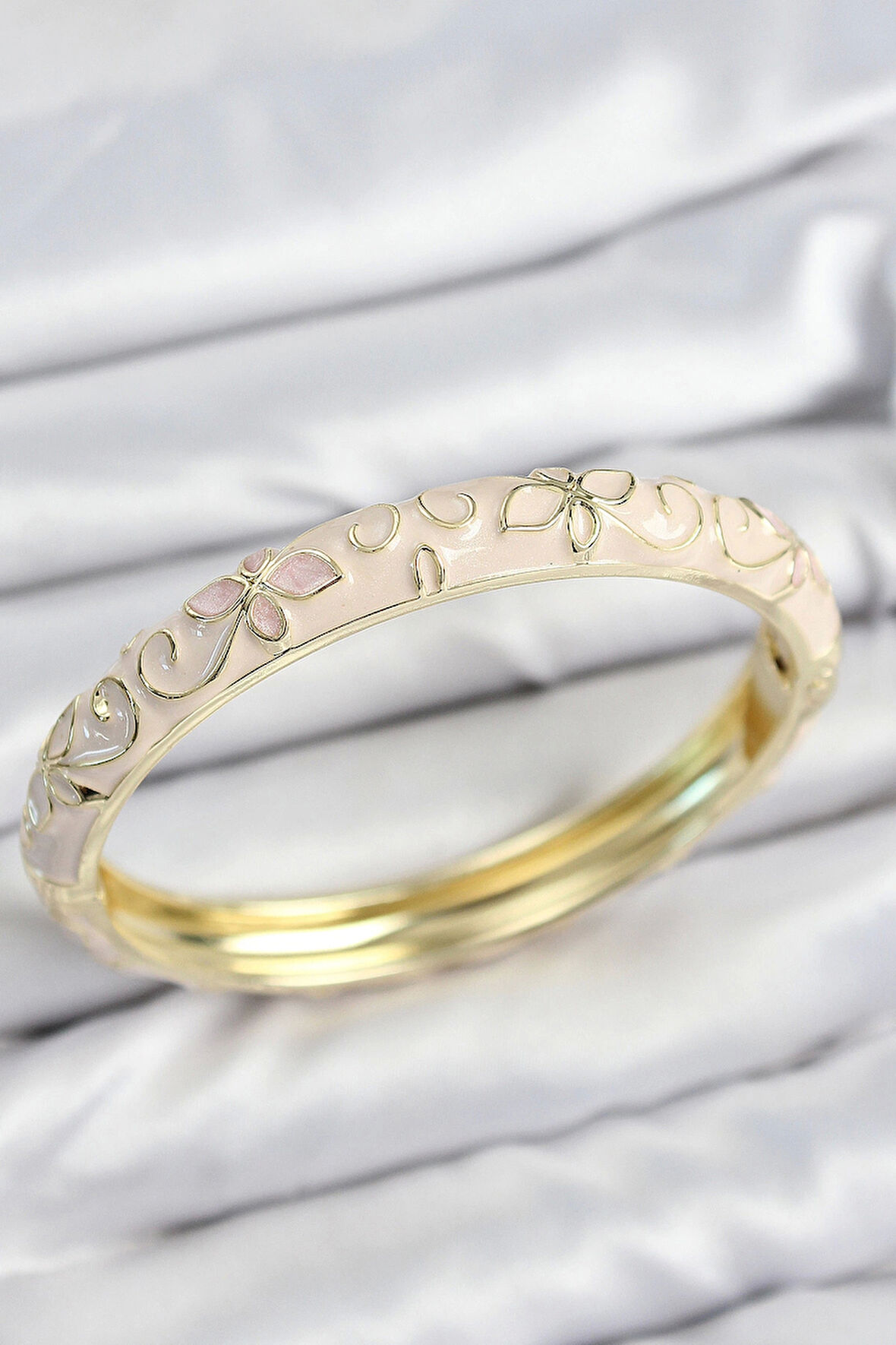 Mineli Pirinç Krem Çiçek Motifli Gold Kadın Kelepçe