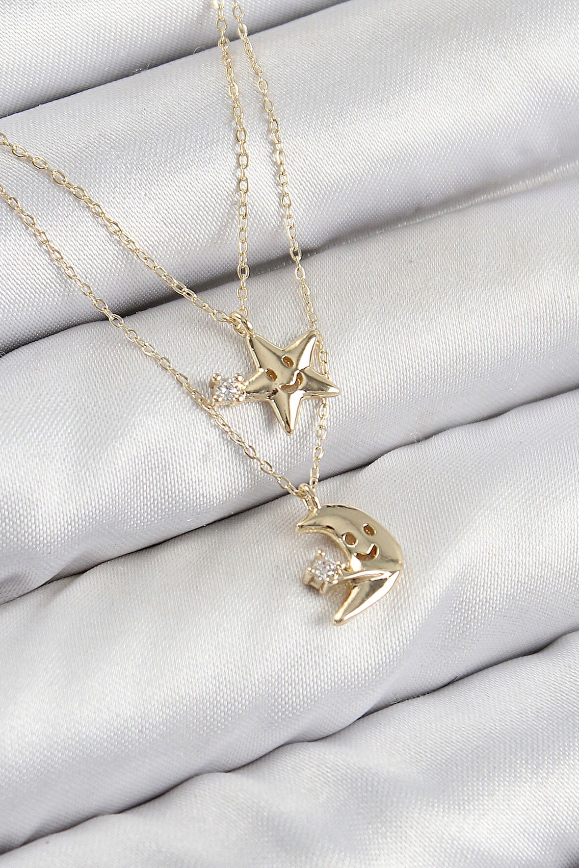 Pirinç Zirkon Taşlı Yıldız Ve Ay Model Gold Renk Kadın Kolye