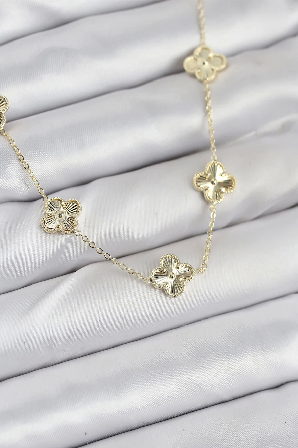 Pirinç Gold Renk Yonca Kadın Kolye