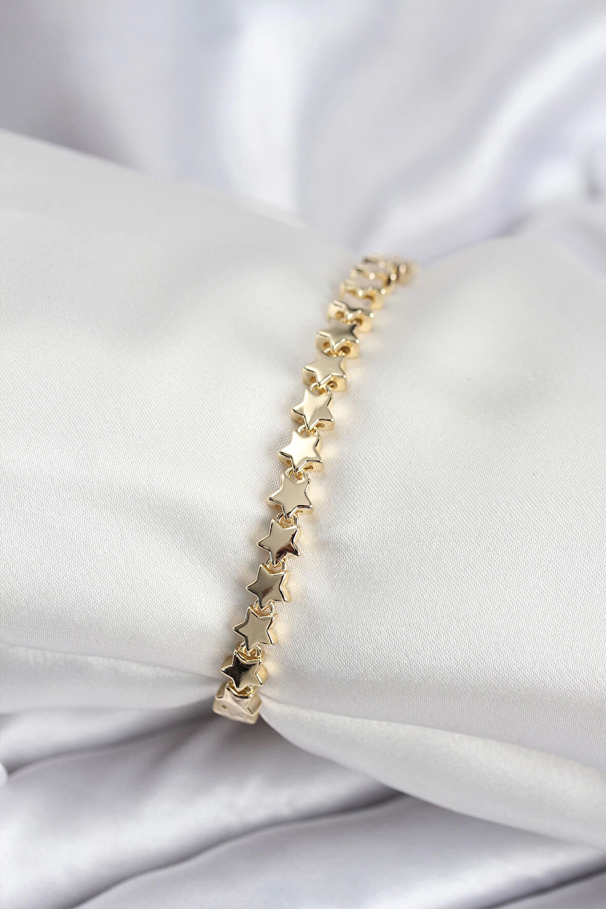 Pirinç VIP Seri Gold Renk Sıralı Yıldız Model Kadın Bileklik