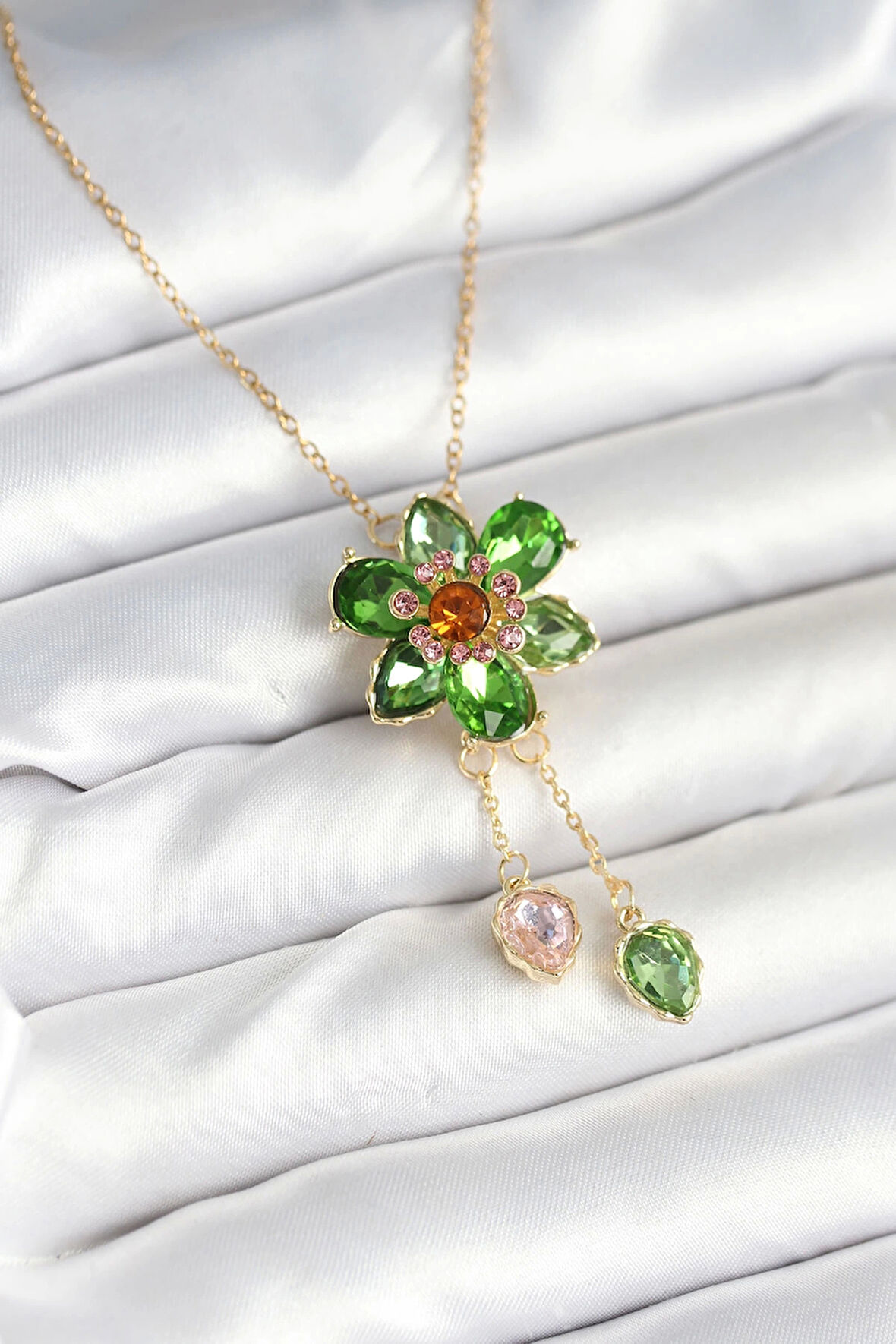 316L Çelik Zincir Gold Renk Çiçek Model Sallantılı Kadın Kolye