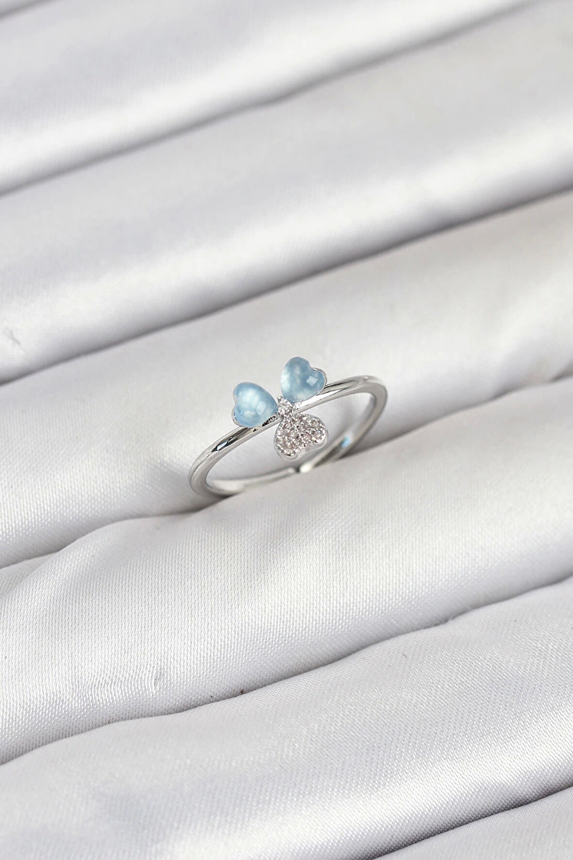 Pirinç Gümüş Renk Yonca Model Kadın Yüzük