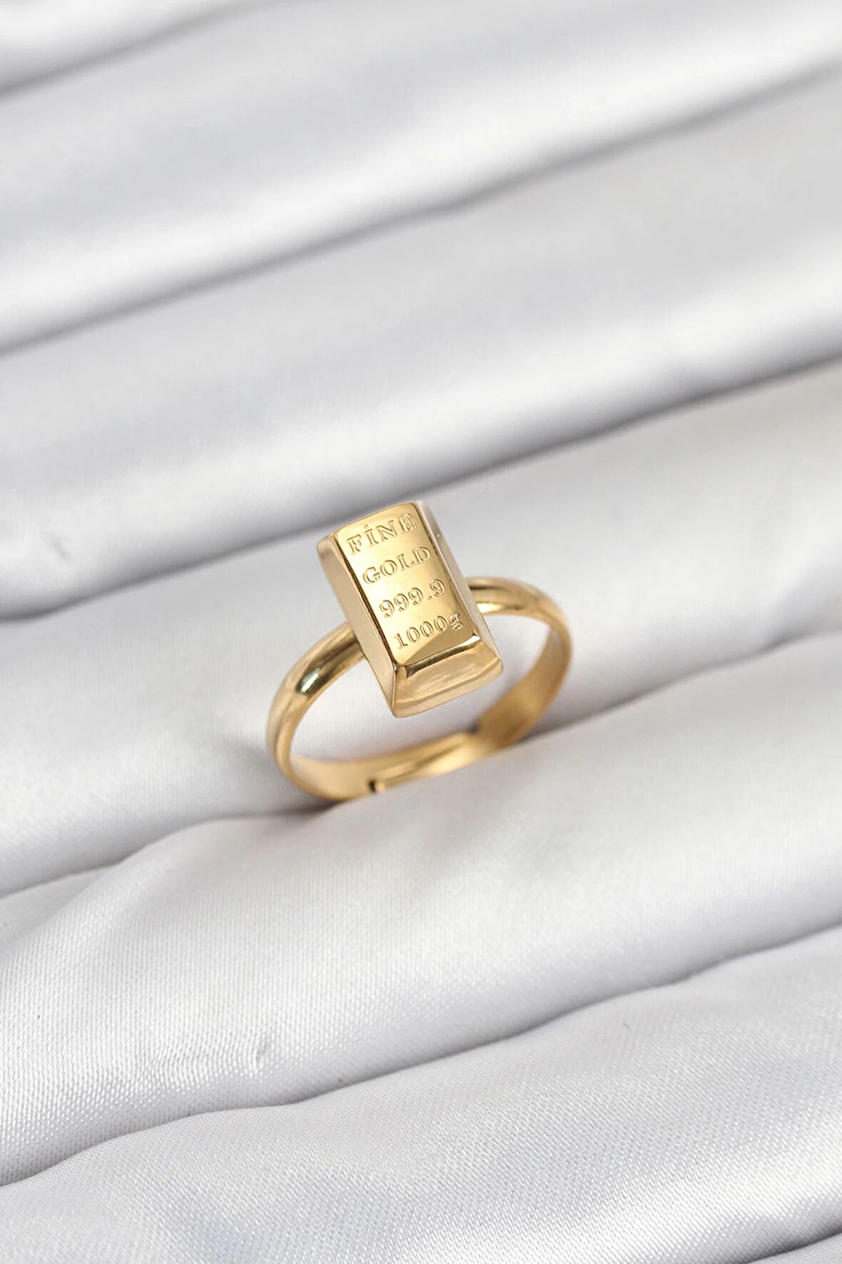 Pirinç Gold Renk Külçe Altın Model Kadın Yüzük